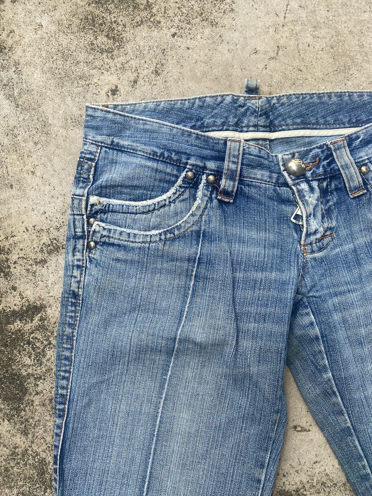 Designer × Dsquared2 × If Six Was Nine Flare Jeans Dsquared2 Faded Blue Low Rise Size US 31 - 10 Thumbnail