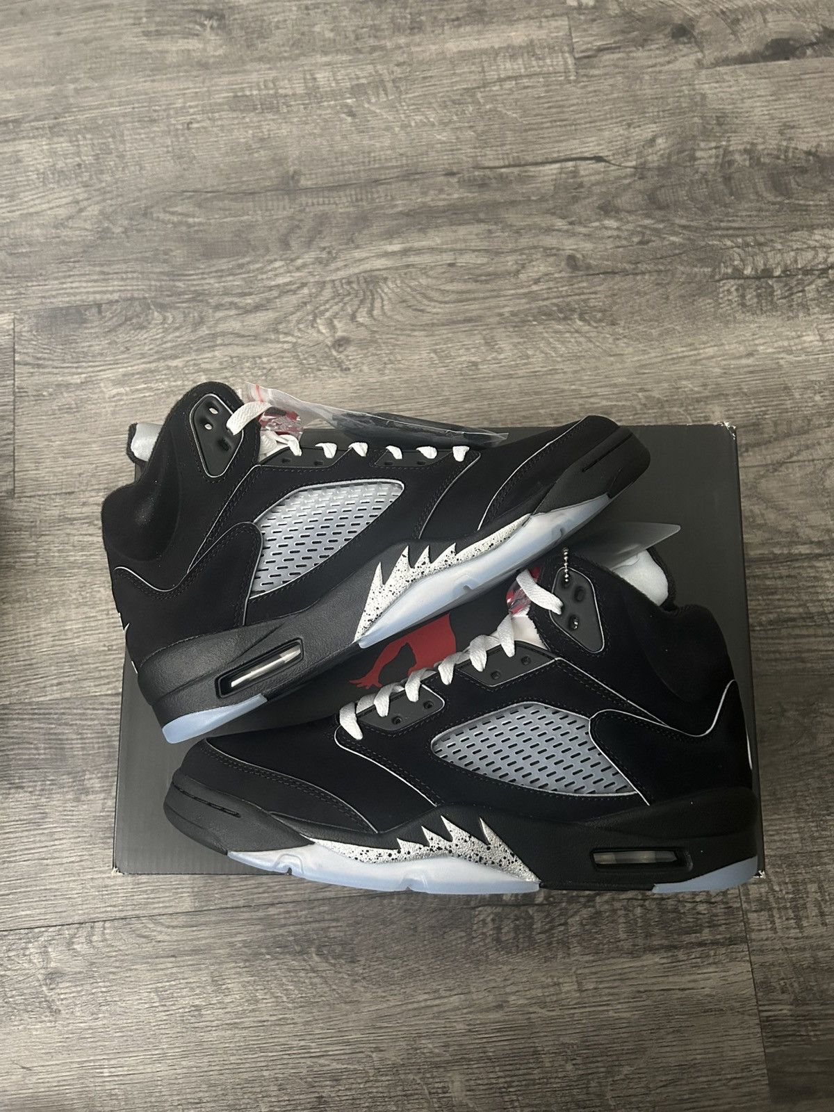 Jordan Brand Jordan 5 Retro OG Black Metallic Reimagined Size US 9 / EU 42 - 1 Thumbnail