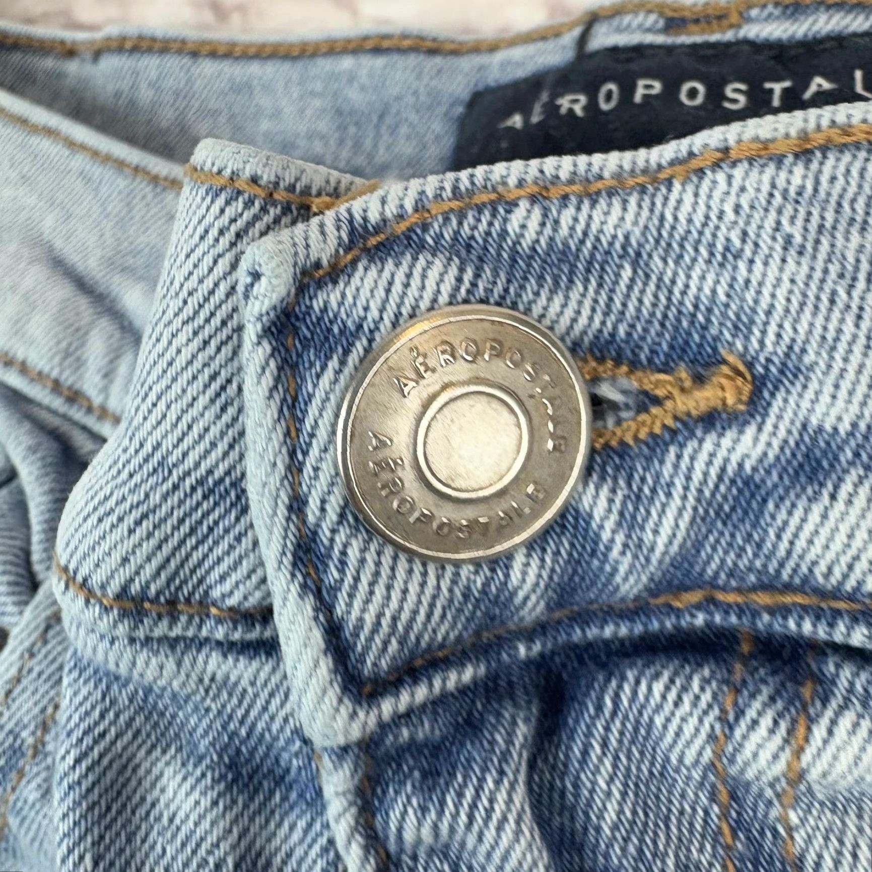 Vintage Aéropostale Jeans Womens 10 Light Wash Stretch Mom Distressed Ripped 30 x 26 Size 32" / US 10 / IT 46 - 6 Thumbnail