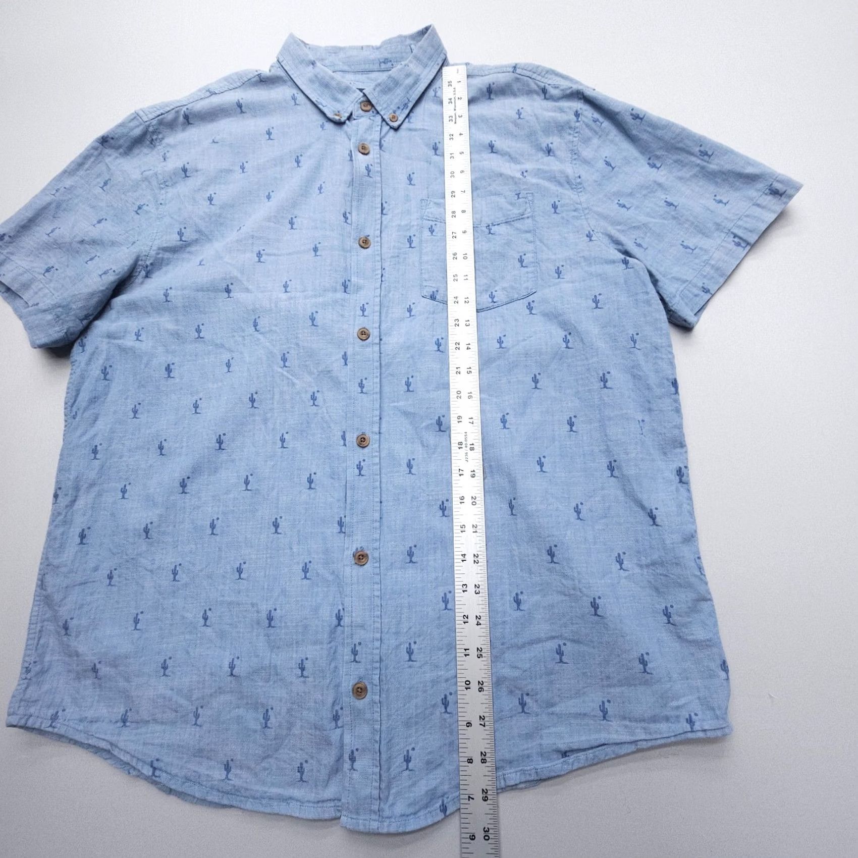 Prana prAna Broderick Short Sleeve Shirt Chambray Cactus Print Mens XL Organic Cotton Size US XL / EU 56 / 4 - 3 Thumbnail