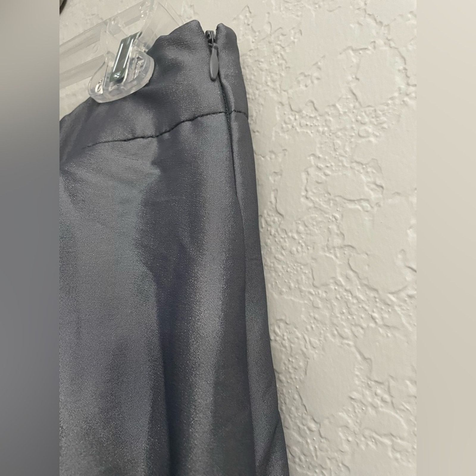 White House Black Market White House Black Market Silver Taffeta Skirt 10 Lace Top 12 Size L / US 10 / IT 46 - 11 Thumbnail