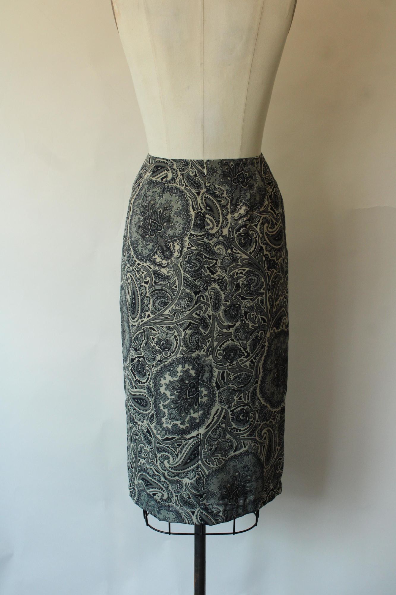 Vintage Vintage 1990s 2000s Skirt, Chaus Navy Blue Pencil Faux Wrap Size 27" / US 4 / IT 40 - 10 Thumbnail