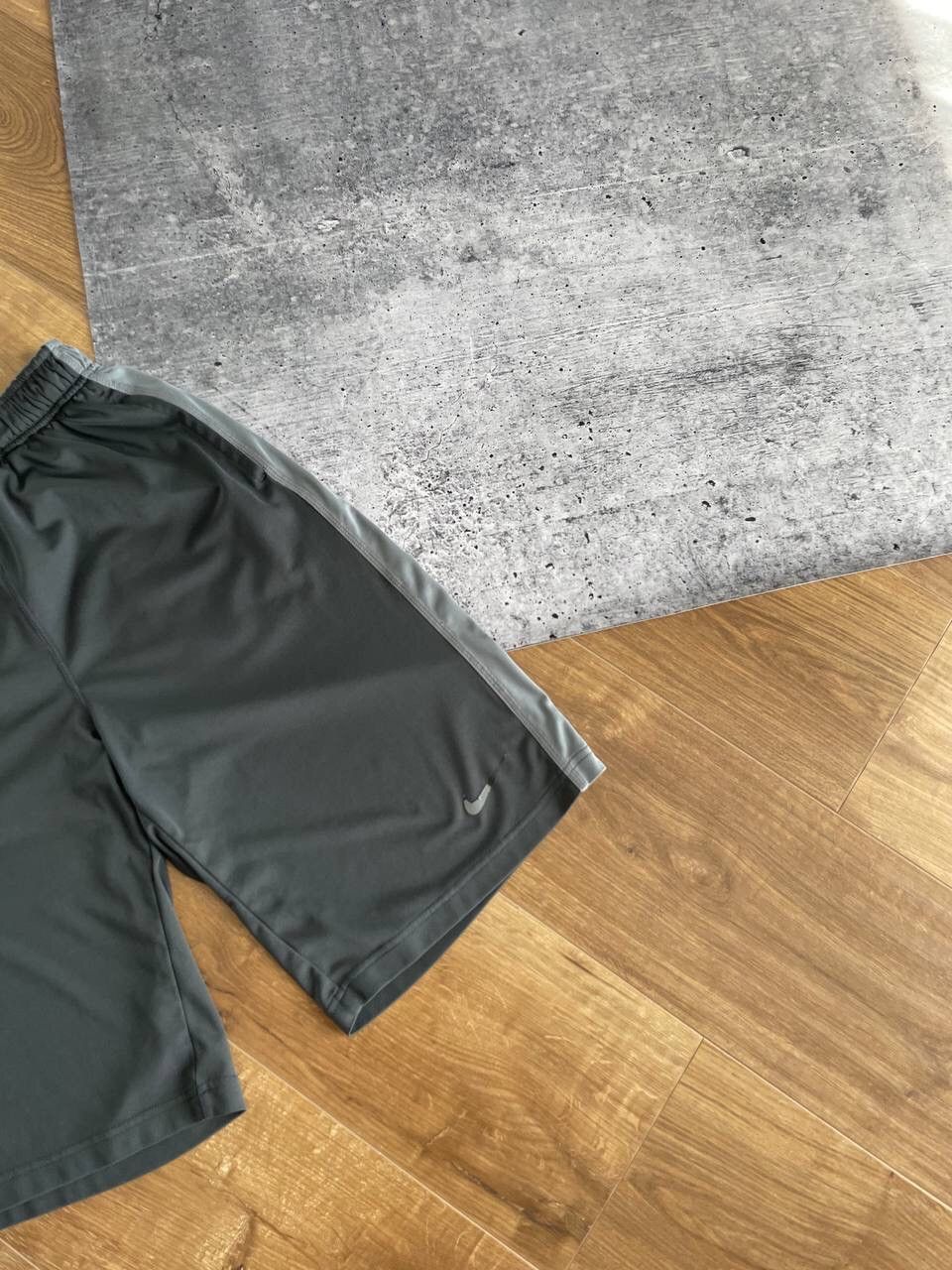 Nike Vintage Nike 90’s Y2K Style Drill Grey Rap Wide Leg Shorts Size US 29 - 2 Thumbnail