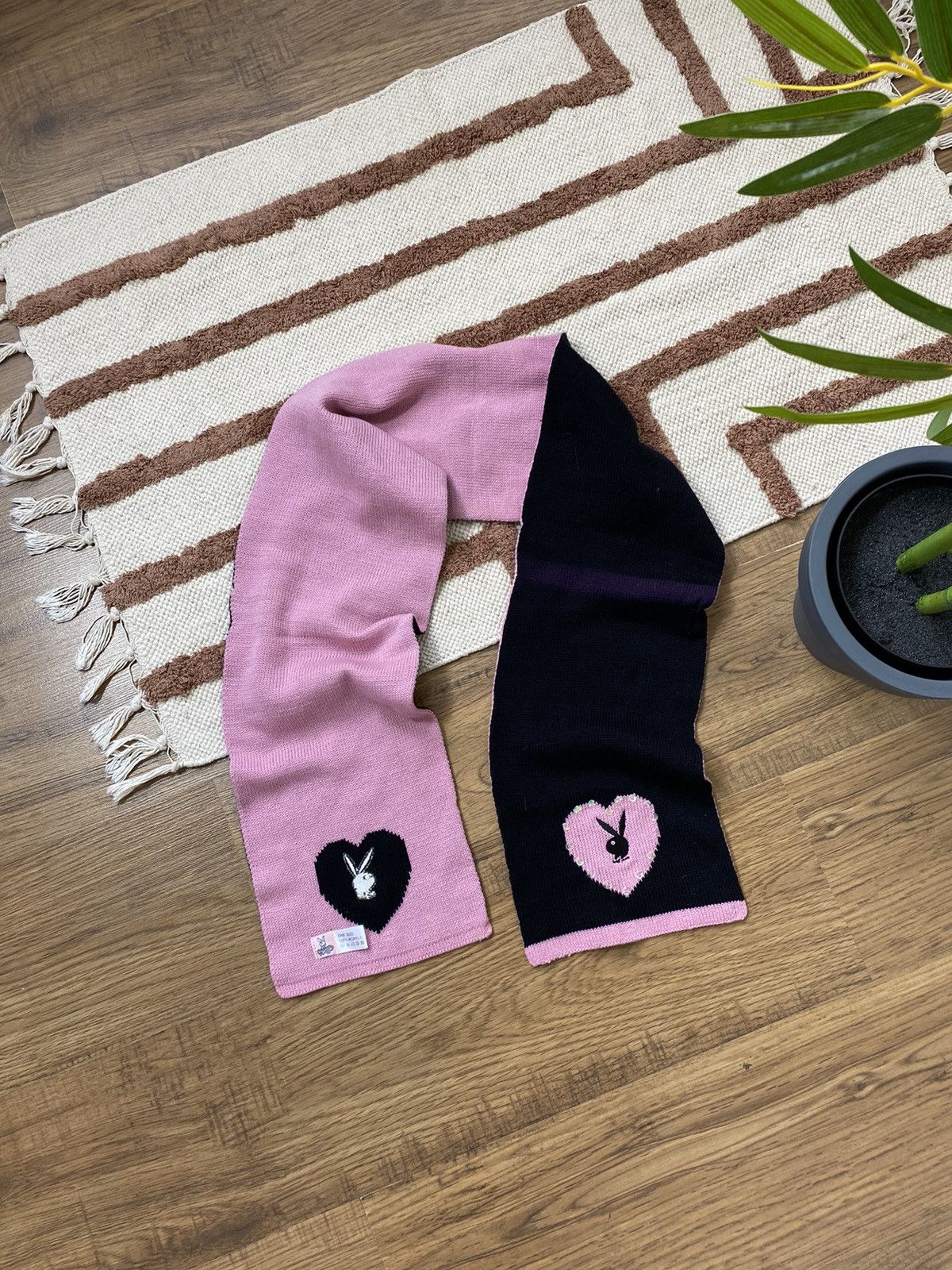Playboy 🐇🌸 PLAYBOY PINK VINTAGE SCARF Size ONE SIZE - 1 Thumbnail