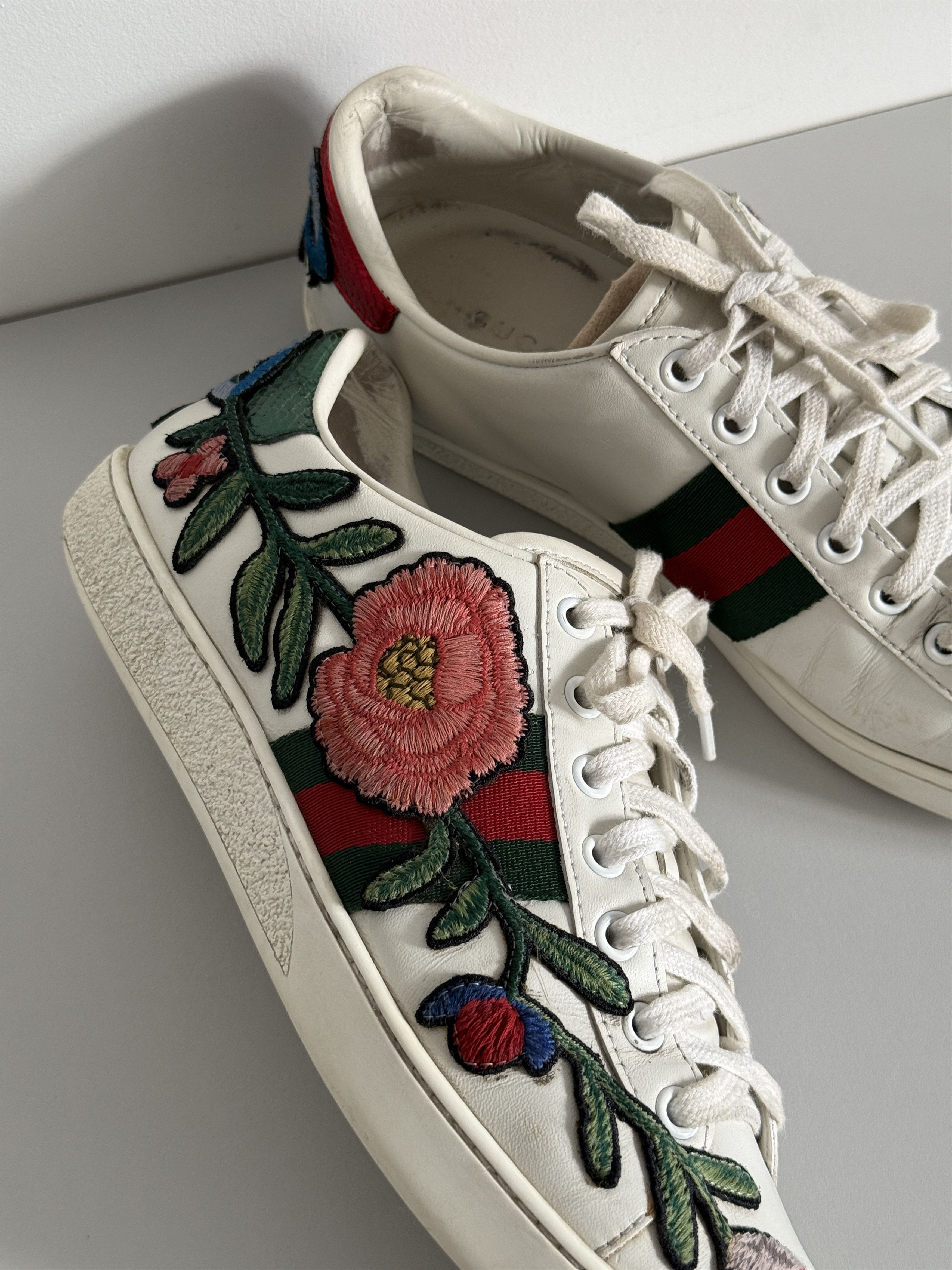 Gucci Gucci White Floral Embroidered Leather Ace Sneakers Size US 7 / IT 37 - 4 Thumbnail