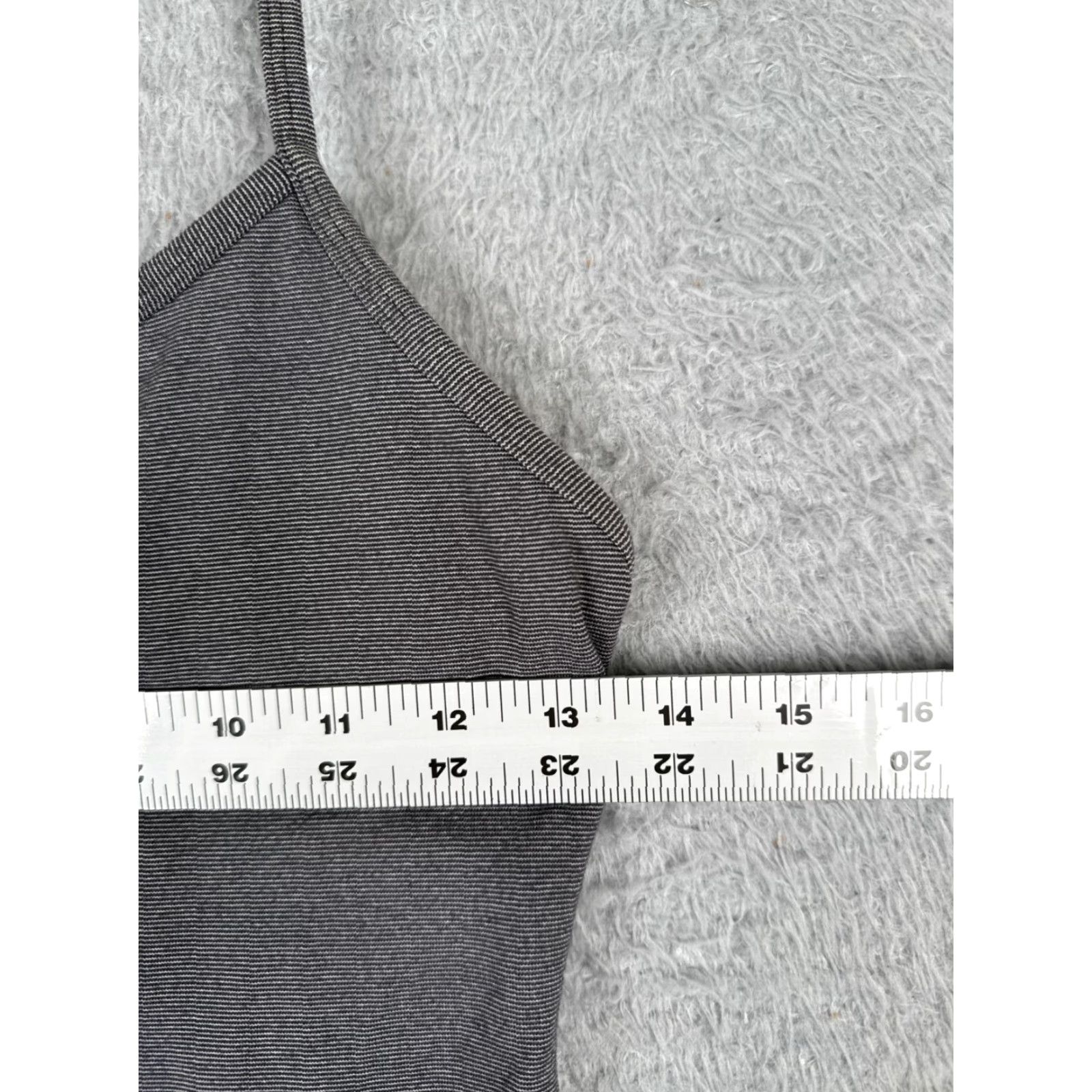 Lululemon Lululemon Shirt Women Gray Stripe Power Y Tank Luon Built In Bra Size M / US 6-8 / IT 42-44 - 7 Thumbnail
