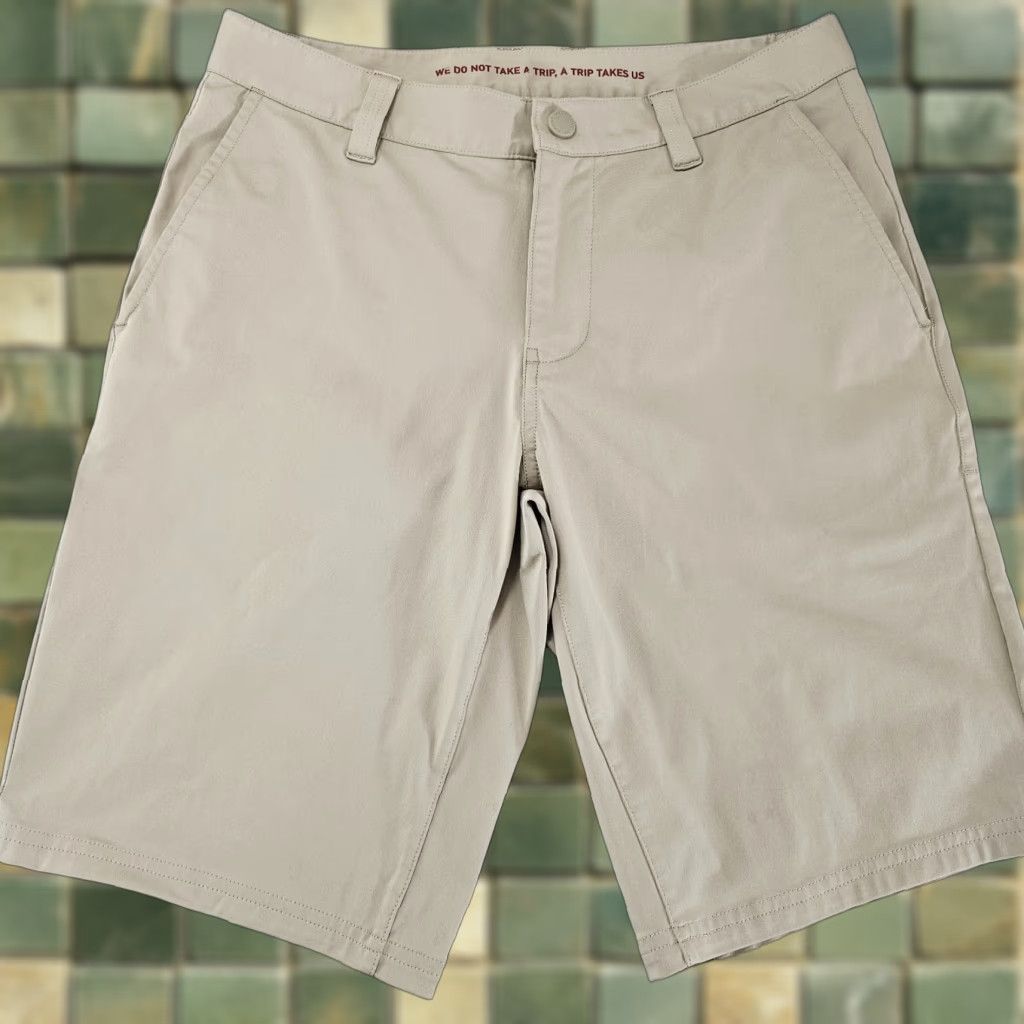 Rhone Rhone Mens Shorts Khaki Flat Front 30 Chino Casual Golf Outdoor Stretch 10" Size US 30 / EU 46 - 1 Thumbnail