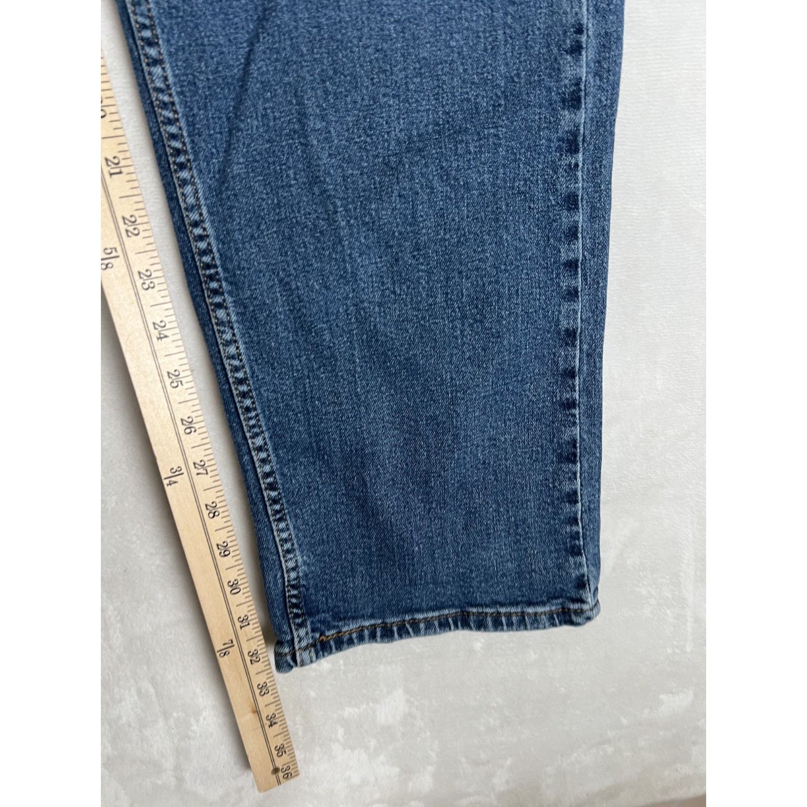 Levi's Vintage Levi’s 505 Denim Jeans Size 40x32 Medium Wash Y2K Size US 40 / EU 56 - 2 Thumbnail
