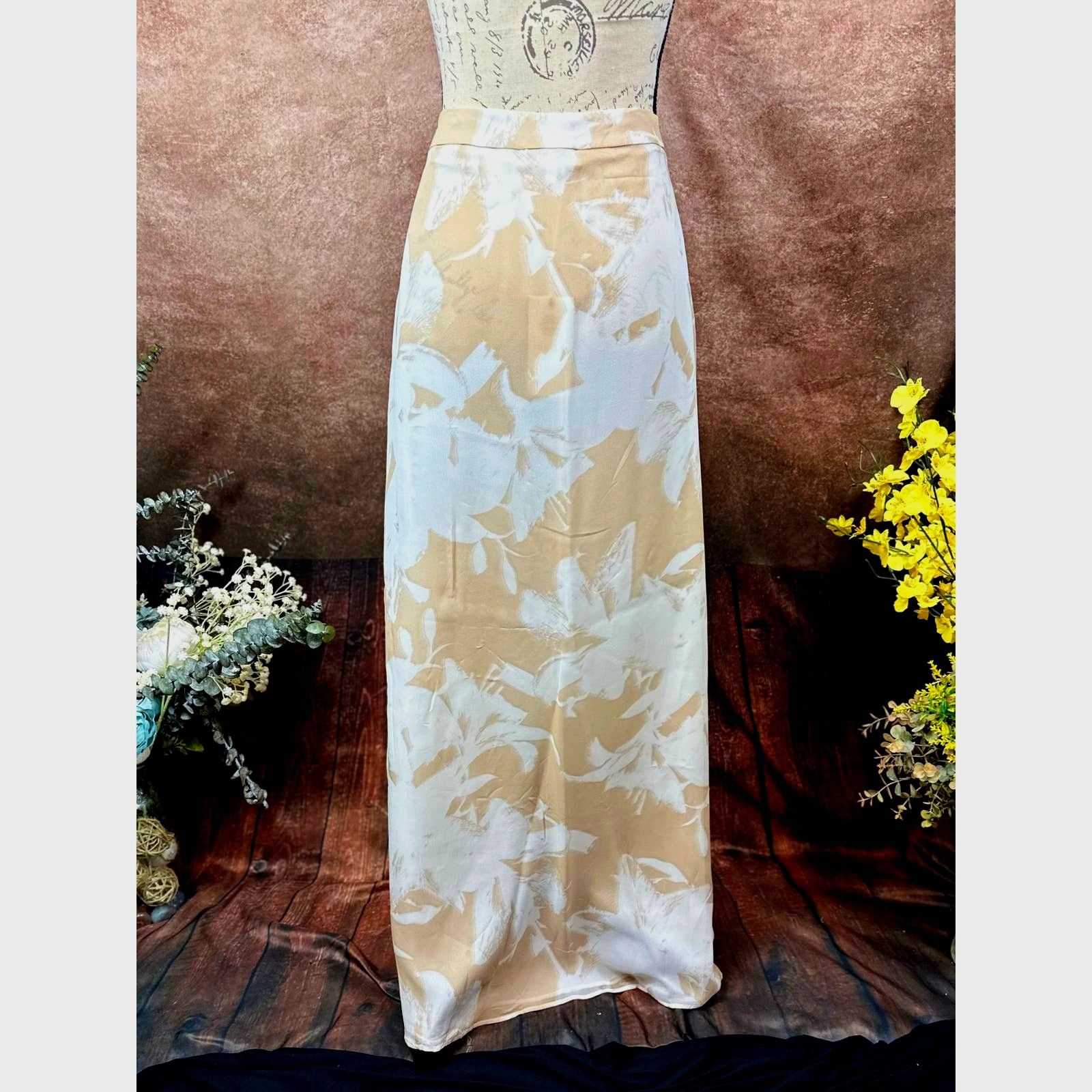 Other Socapri 100% Silk Maxi Skirt Brown Floral 46 Italian (10 us) Size 30" / US 8 / IT 44 - 3 Thumbnail