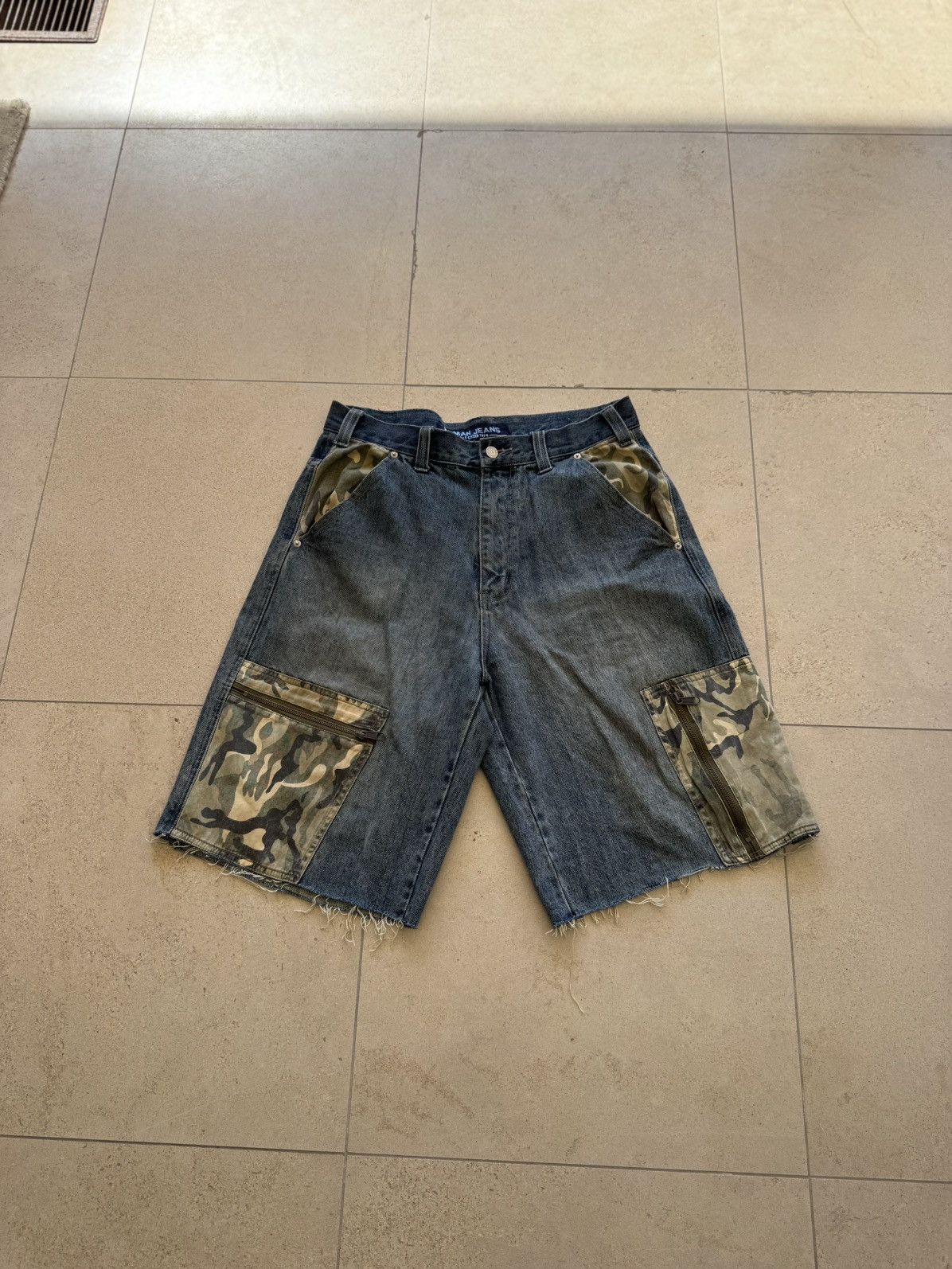 Other baggy denim and camo jorts Size US 32 / EU 48 - 1 Thumbnail