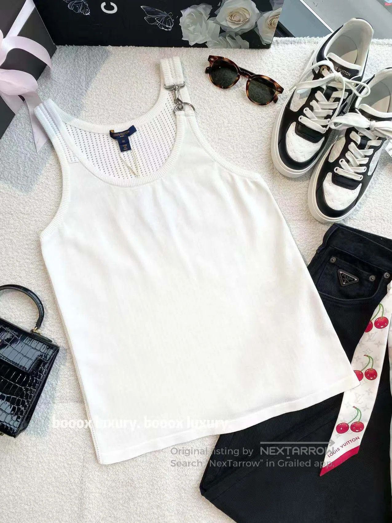 Louis Vuitton Louis Vuitton Knitted vest with lock buttons| Size M / US 6-8 / IT 42-44 - 1 Thumbnail