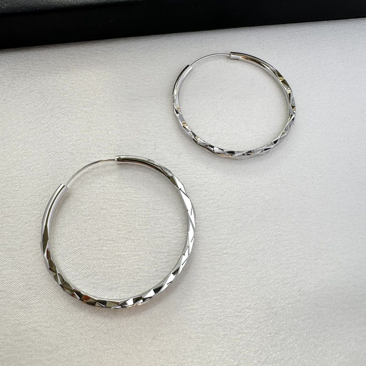 Designer × Other 40mm Silver Hoop Earrings for Women Size ONE SIZE - 3 Thumbnail