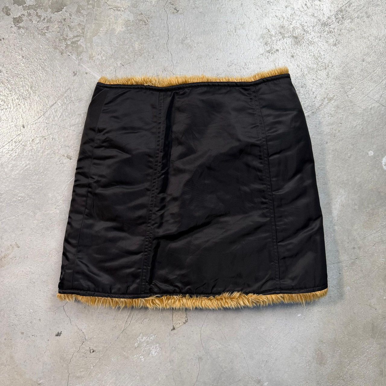 Hysteric Glamour Vintage HYSTERIC GLAMOUR Faux Fur Mini Skirt Size 31" - 9 Thumbnail