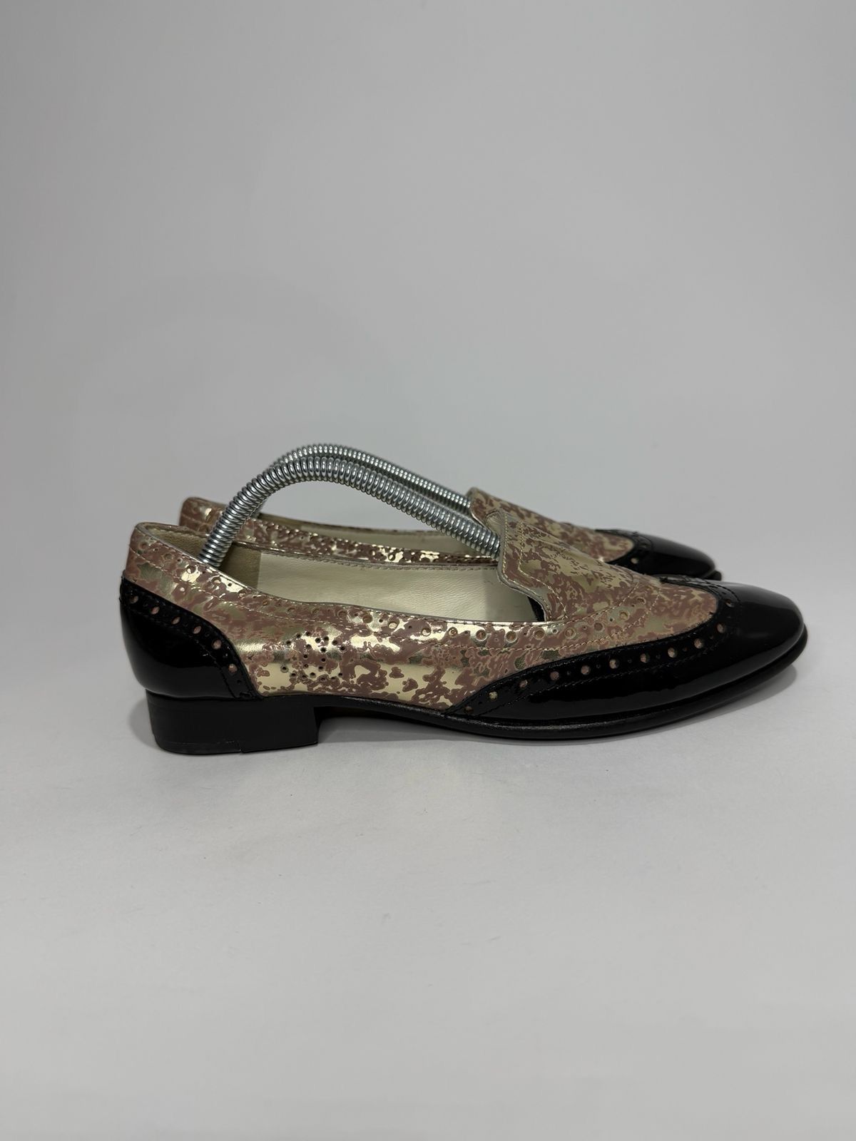 Chanel Chanel Metallic Gold & Black Cap-Toe Loafers Brogue 37EU Size US 7 / IT 37 - 3 Thumbnail