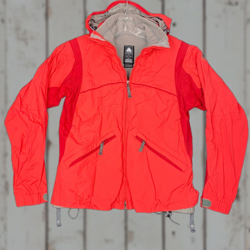 Nike ACG VINTAGE Nike ACG Hooded Jacket Womens S Red Storm 90s Windbreaker Full Zip Therma Fit Logo Accents Weather Nylon Old School Size S / US 4 / IT 40 - 1 Thumbnail