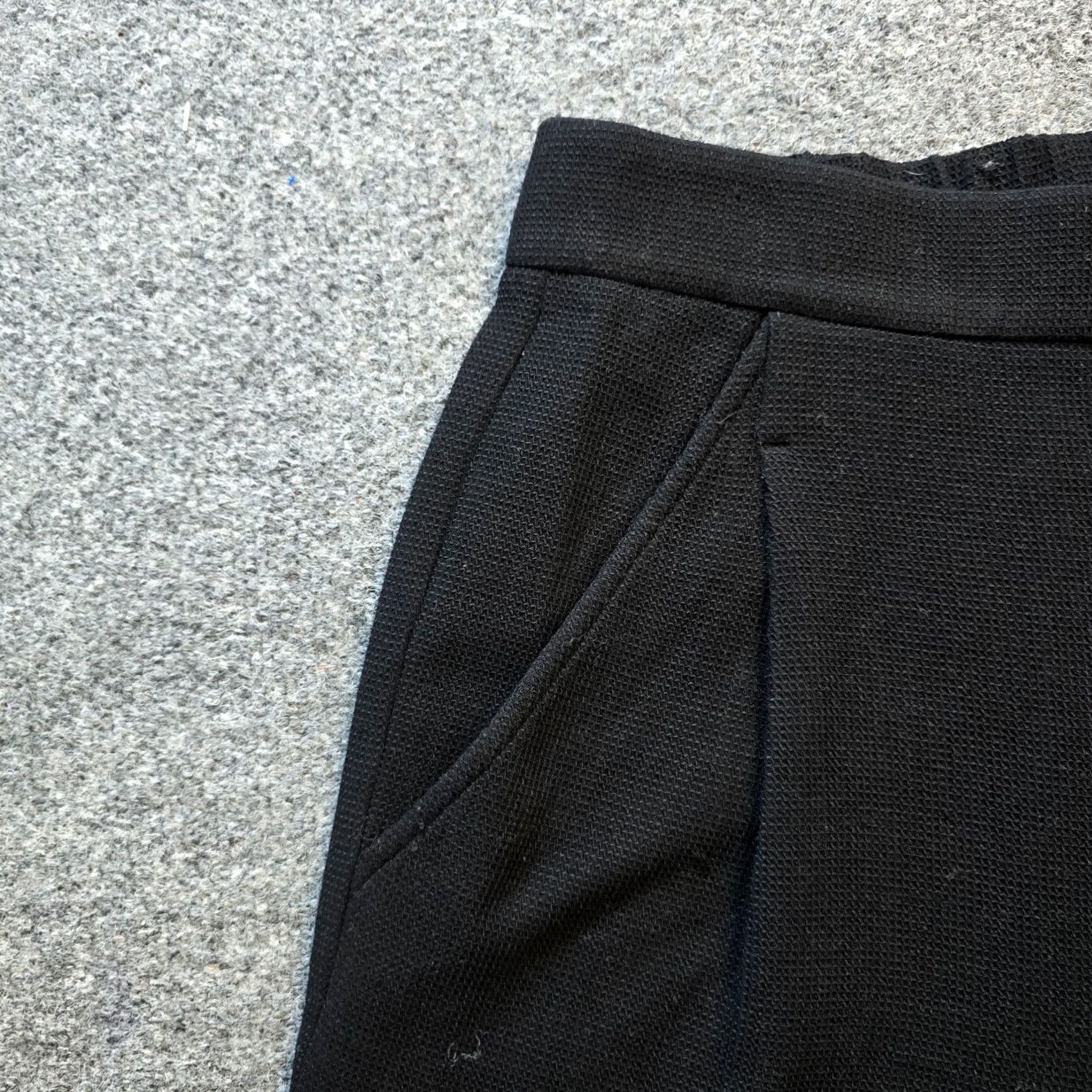 Vince Vince Pants Womens Size S Black Waffle Knit Wool Blend Tapered Pull On Casual Ranked Regular Ankle 27 In Inseam City Seasonal Fall Winter Spring Women Size 28" / US 6 / IT 42 - 3 Thumbnail