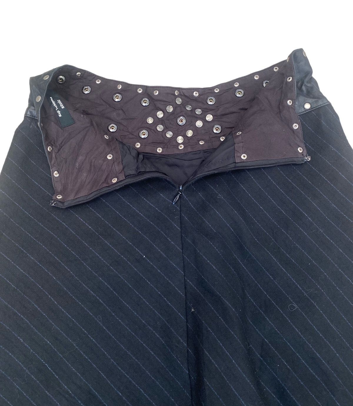 Japanese Brand Koji Tachiyama japan designer leather part stud midi skirt Size 26" / US 2 / IT 38 - 4 Thumbnail