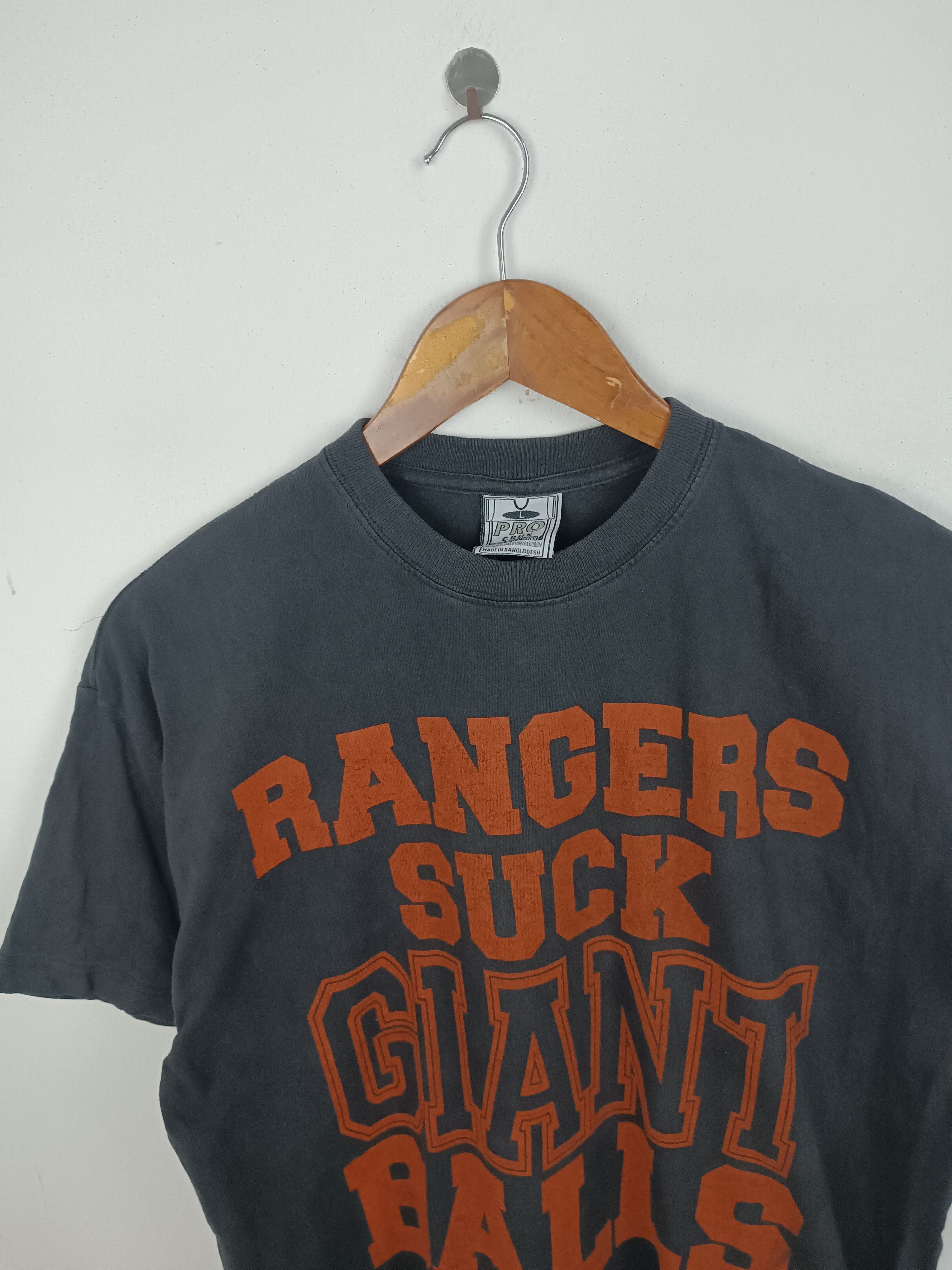 NFL VINTAGE RANGERS SUCK GIANTS BALLS NFL HUMOR TEE Size US L / EU 52-54 / 3 - 10 Thumbnail