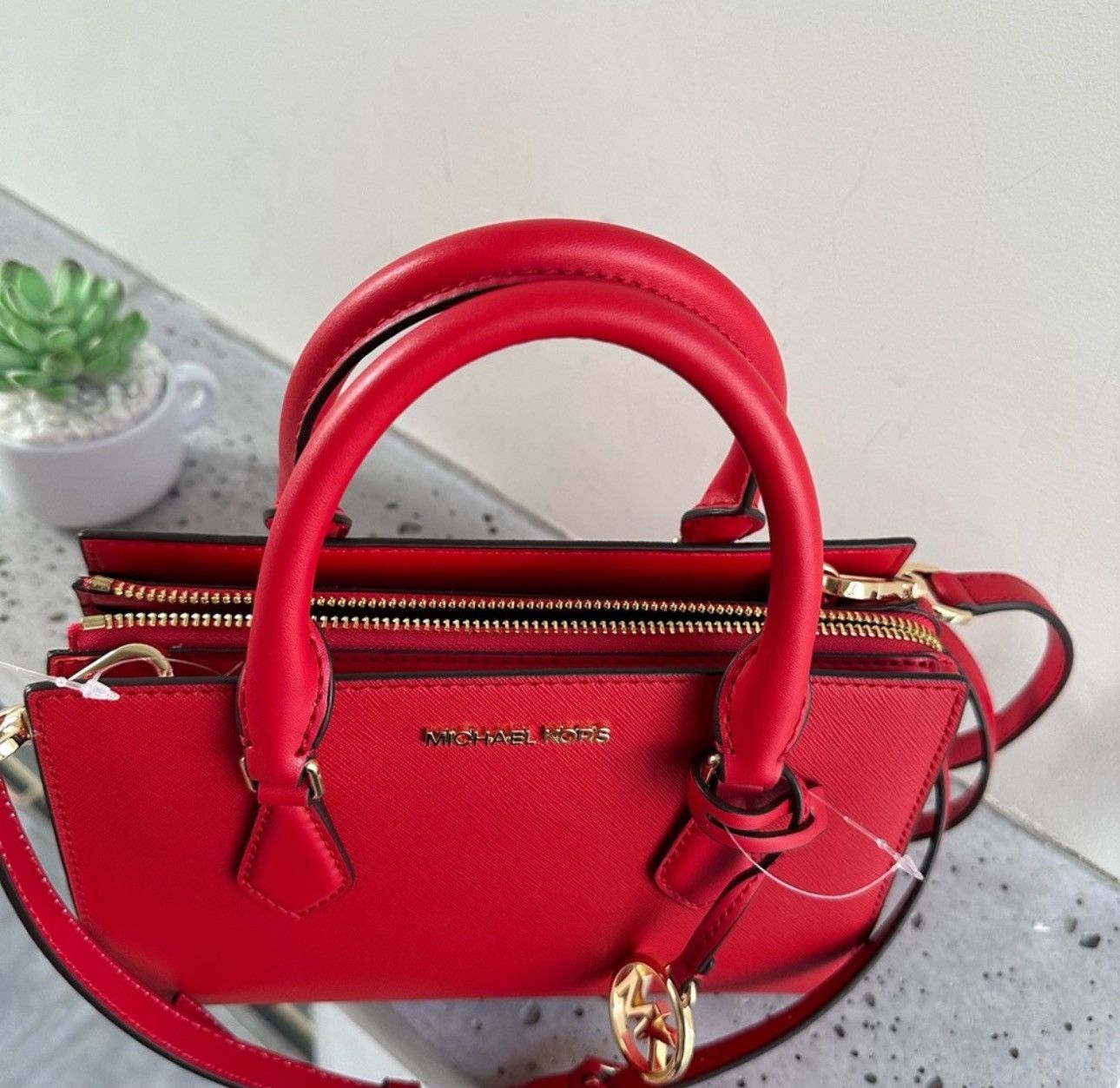 Michael Kors NWT Michael Kors Sheila Small Faux Saffiano Leather Satchel Size ONE SIZE - 3 Thumbnail