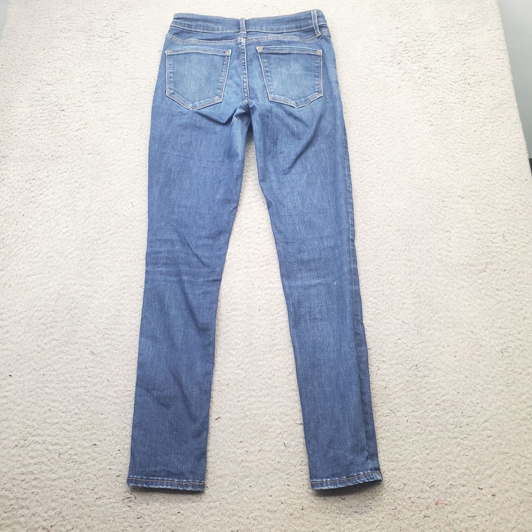 Gap Gap Jeans Womens 26 Blue Denim Stretch Skinny Medium Wash 5-Pocket Regular Waist 28 Inseam Mens? Womens? Size 26" / US 2 / IT 38 - 2 Thumbnail