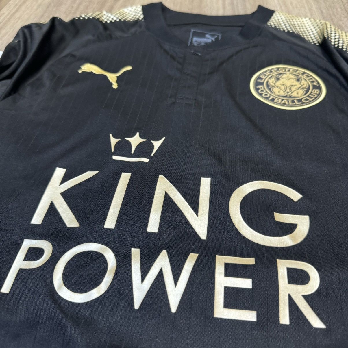 Puma Leicester city 17/18 away shirt #20 Okazaki Size US S / EU 44-46 / 1 - 3 Thumbnail