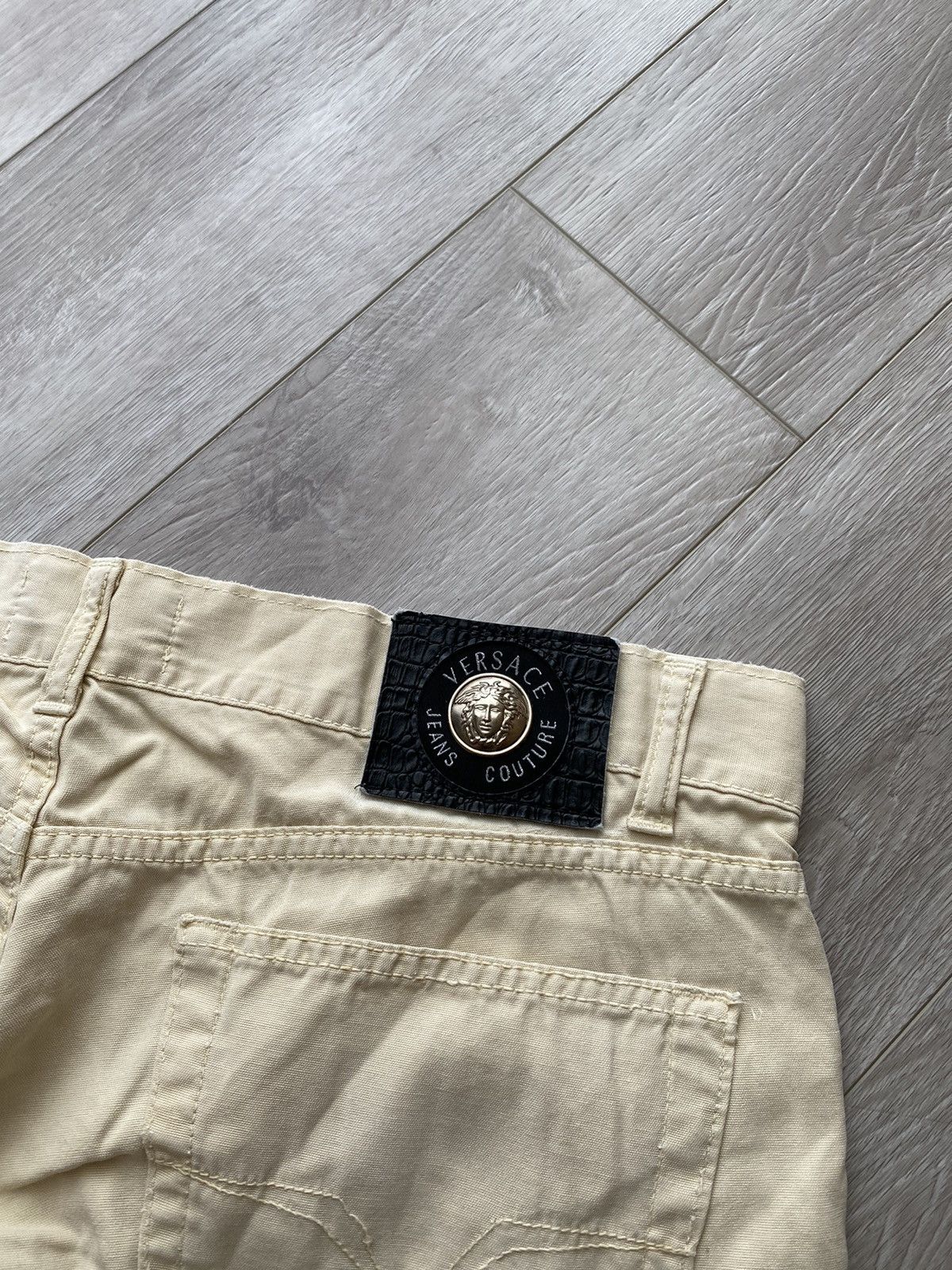 Versace × Versace Jeans Couture × Vintage Vintage Versace Jeans Couture Beige Chino Pants Trousers Size US 40 / EU 56 - 2 Thumbnail