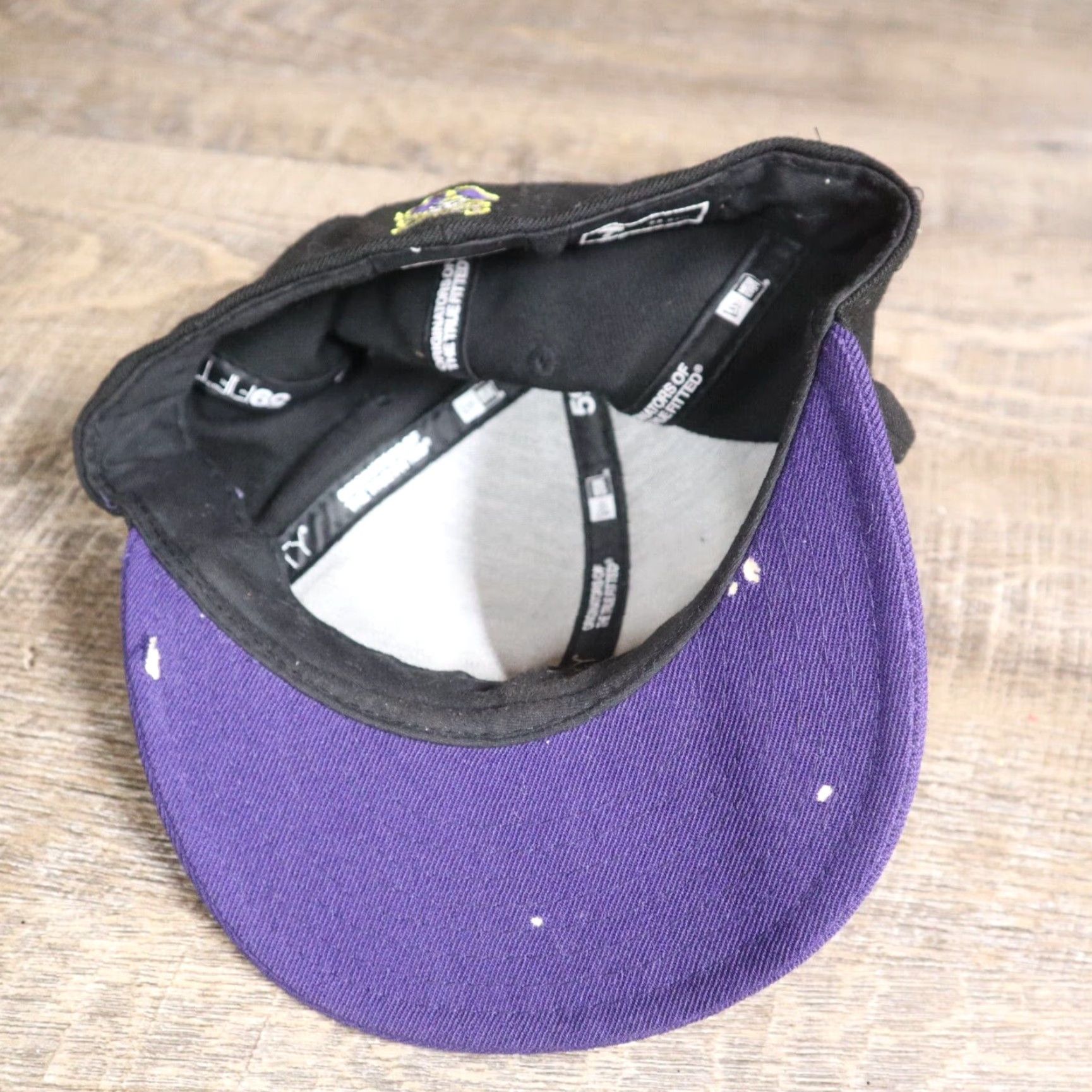 New Era ECU Pirates Hat Strapback Cap Purple NCAA Adjustable Adult Size 7 55.8cm New Era Baseball Cap College University Pirates Size ONE SIZE - 7 Thumbnail