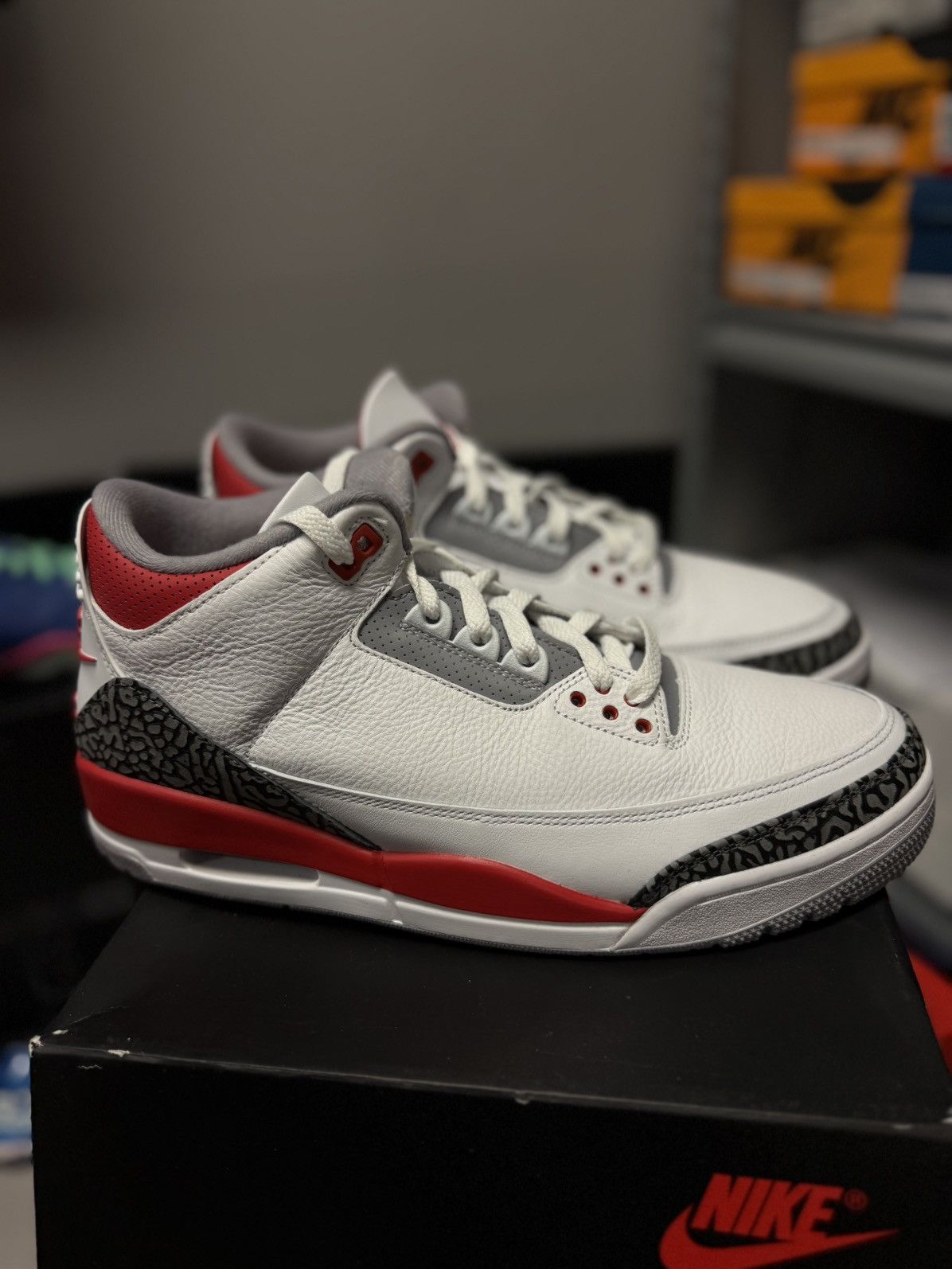 Jordan Brand × Nike Jordan 3 Fire Red Cement (2022) Size 12 🧼 Size US 12 / EU 45 - 2 Thumbnail
