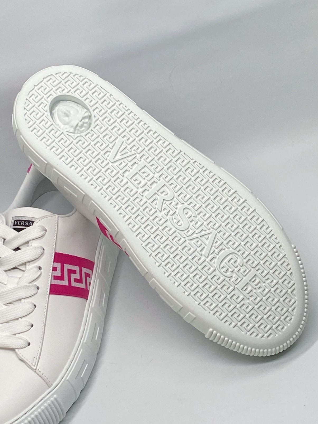 Versace Versace Greca Logo Leather Sneakers size 40 Size US 10 / IT 40 - 14 Thumbnail
