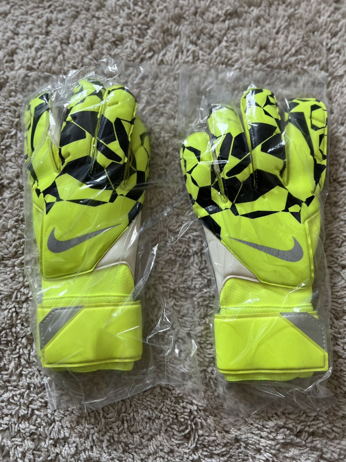 Nike Nike Grip 3 Match Goalkeeper Gloves Soccer Gloves Size ONE SIZE - 2 Thumbnail