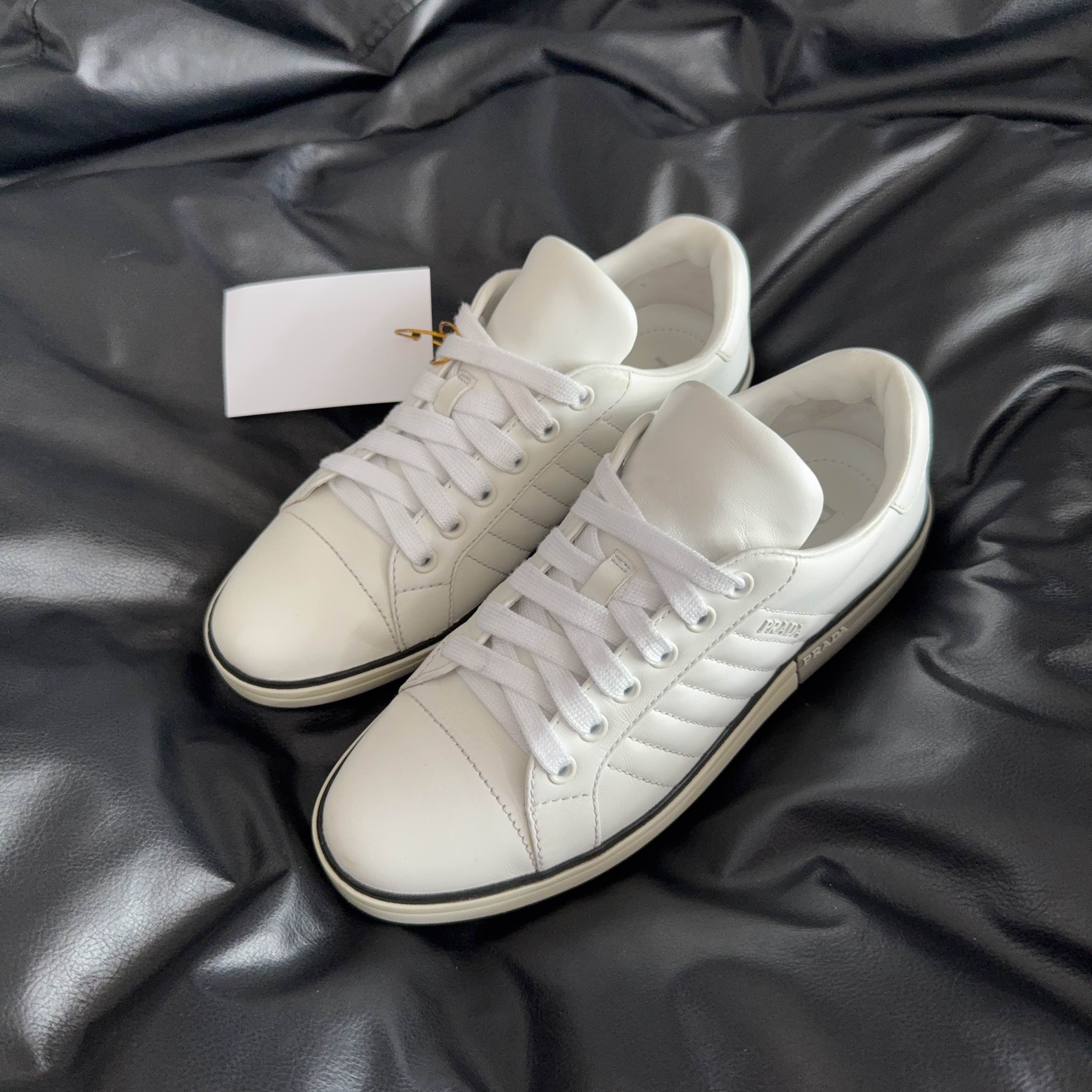 Prada Prada Leather Low-Top Sneakers White Size 36.5 Size US 6.5 / IT 36.5 - 1 Thumbnail