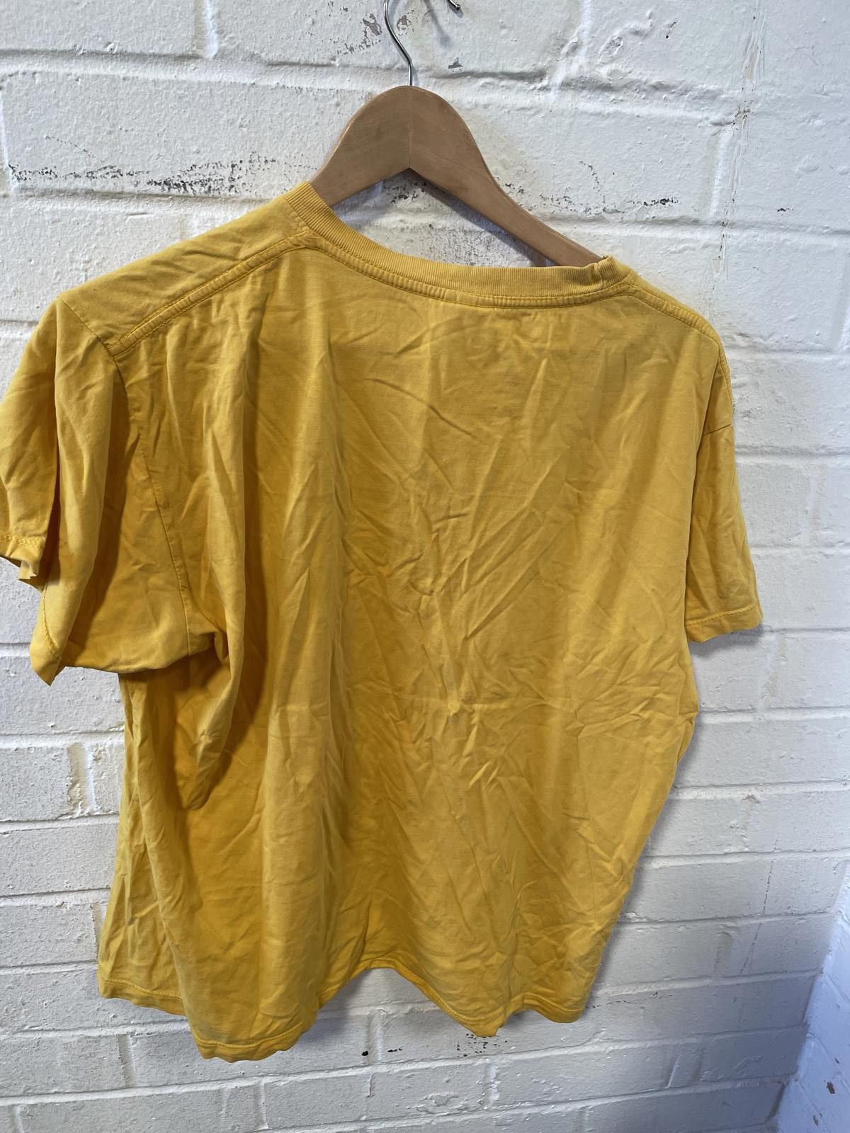 Levi's Levi's Yellow Logo T-Shirt XL Size US XL / EU 56 / 4 - 4 Thumbnail