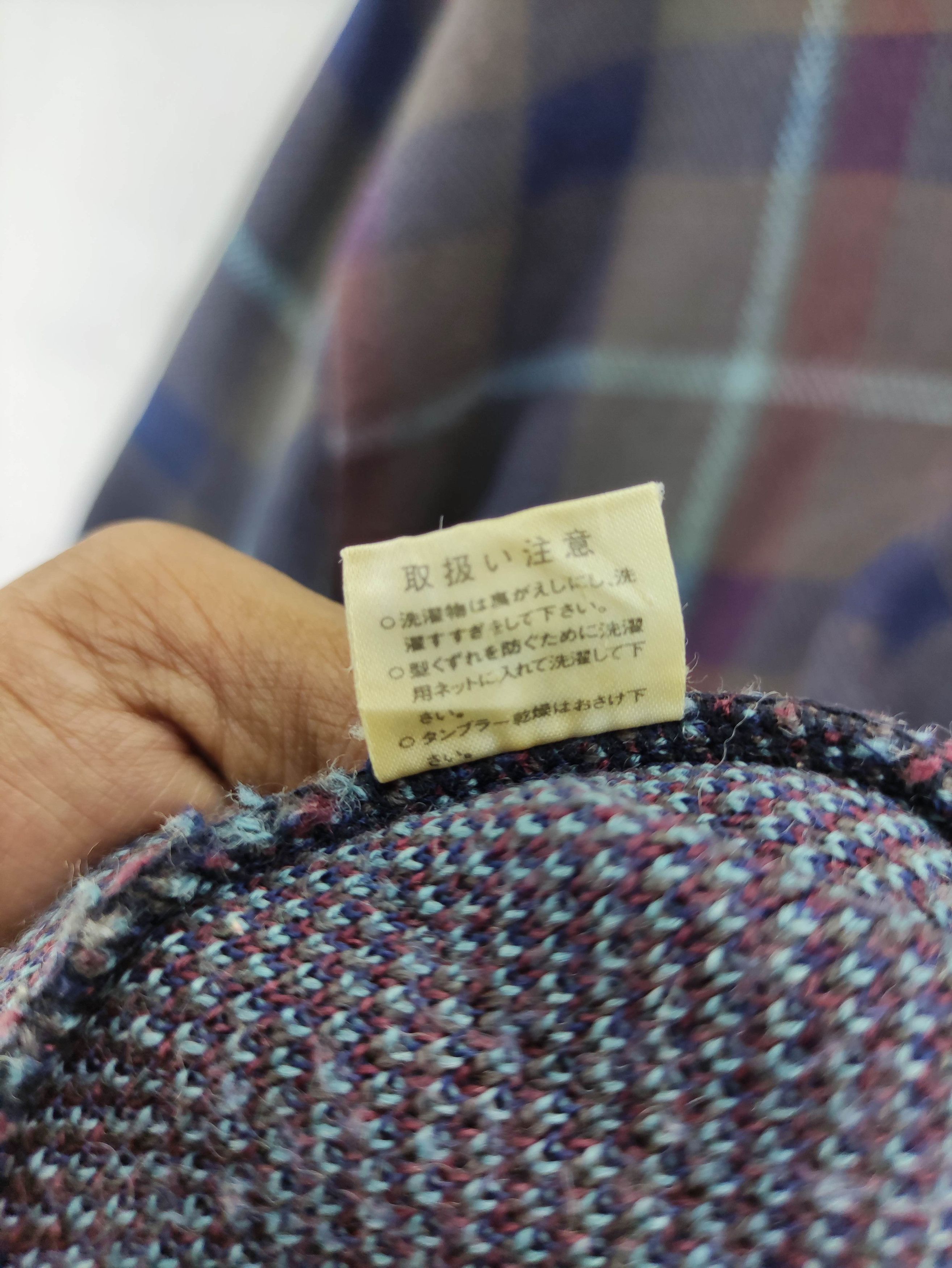 Japanese Brand Vintage Curio Sity Wool V-neck Sweatshirt Jumper Size US L / EU 52-54 / 3 - 4 Thumbnail