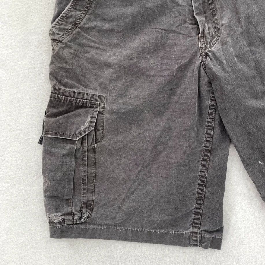 Lucky Brand Lucky Brand Cargo Shorts Mens 31 Gray Distressed Adjustable Waist Y2K Size US 31 - 2 Thumbnail
