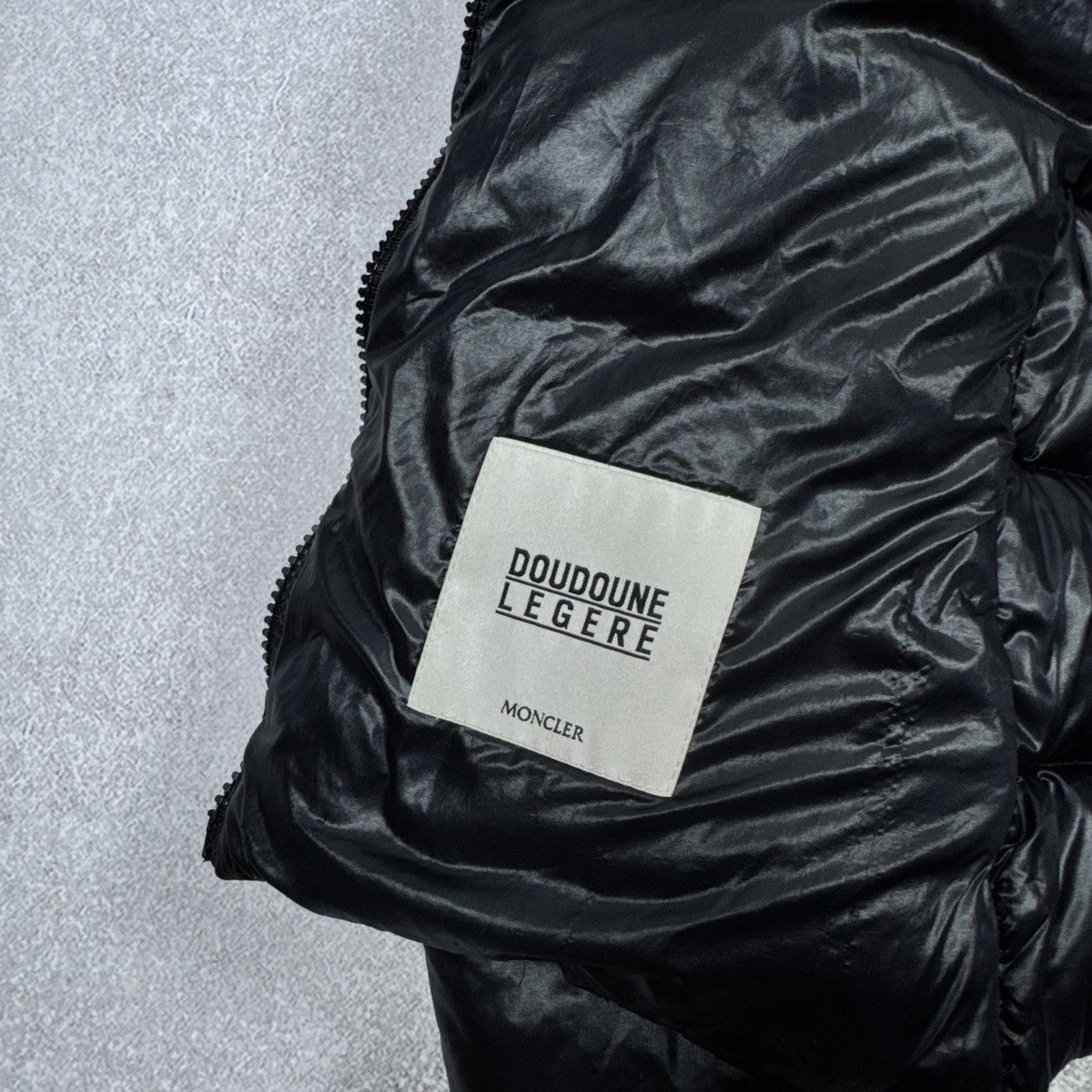 Moncler Women`s Moncler Berre Black Shiny Puffer Jacket Size 1 / S Size S / US 4 / IT 40 - 13 Thumbnail
