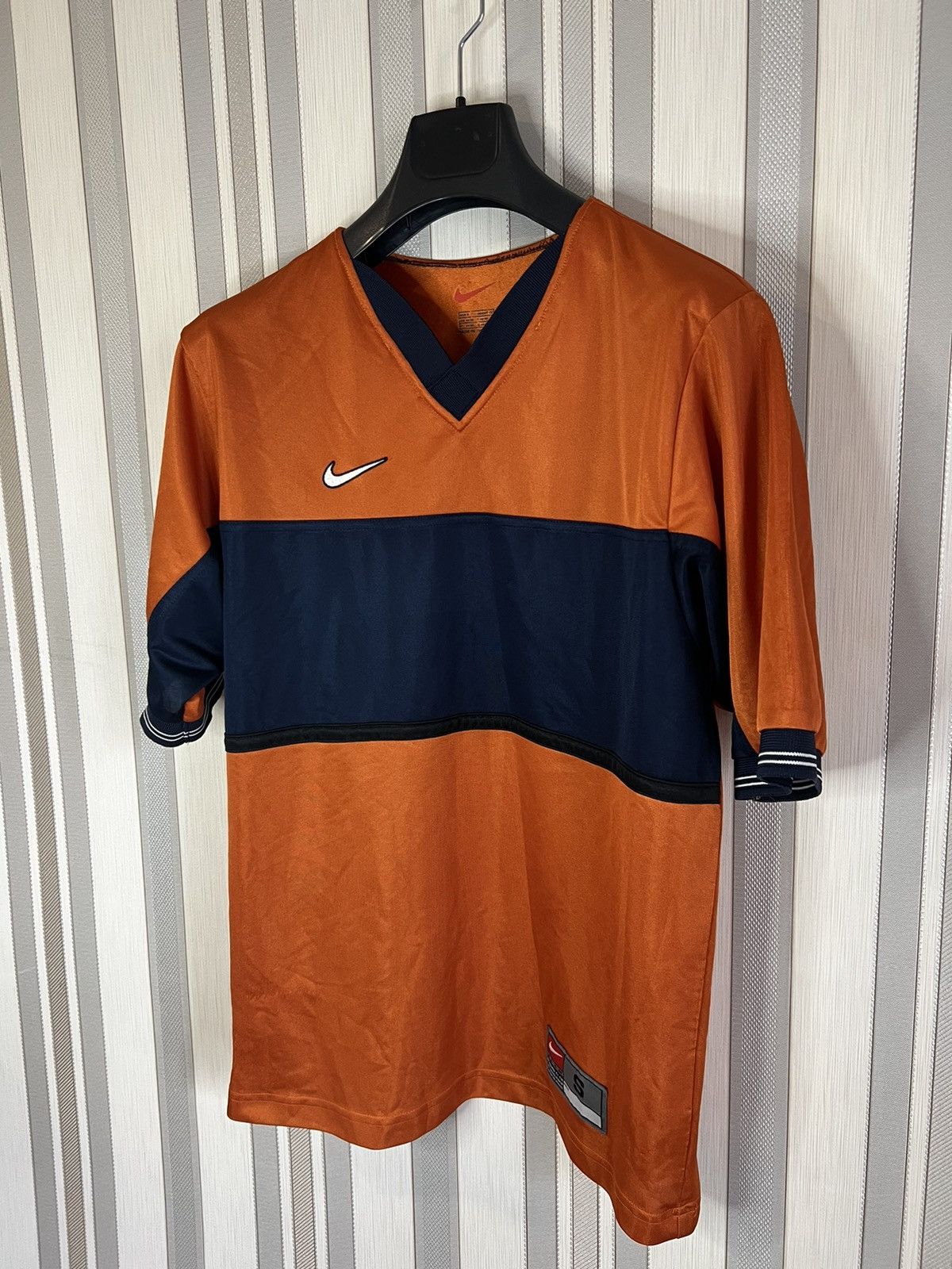Nike × Vintage Vintage Nike Team Soccer Jersey T Shirt Size US S / EU 44-46 / 1 - 1 Thumbnail