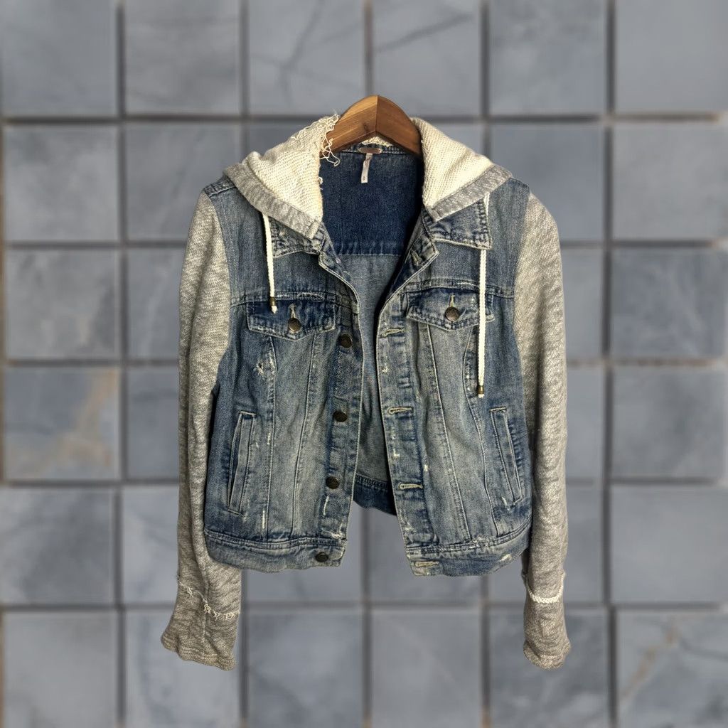 Free People Free People Denim Jacket Hoodie Womens S Blue Distressed Boho 5979 Built-In Hoodie Jacket, Denim, Blue, Regular, Women, S Size S / US 4 / IT 40 - 1 Thumbnail