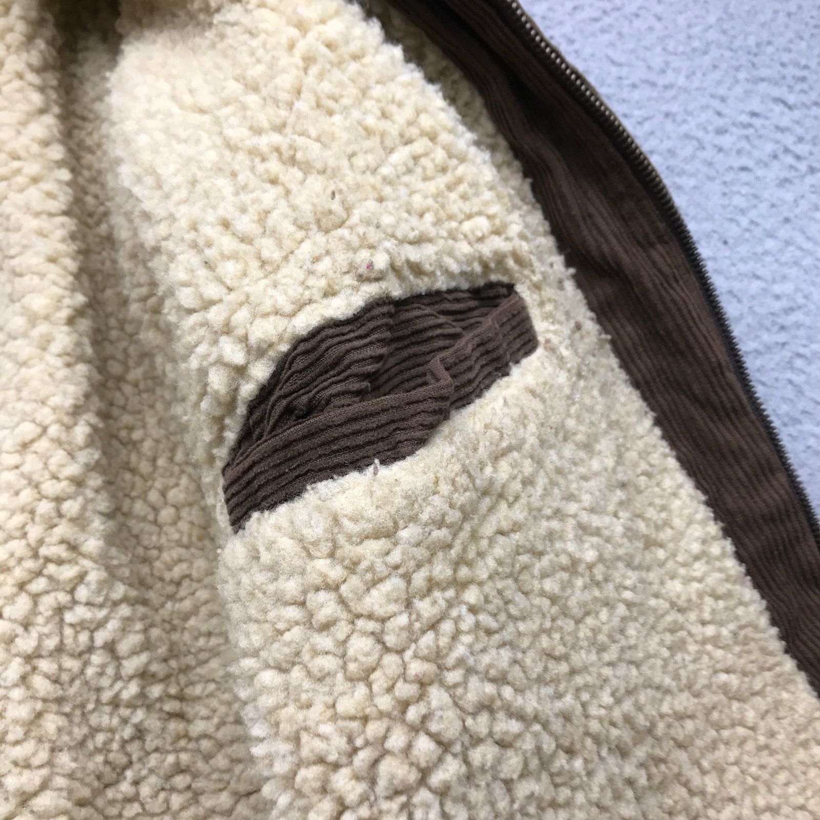 J.Crew Vintage J Crew Sherpa Lined Corduroy Jacket Men Large Brown Size US L / EU 52-54 / 3 - 11 Thumbnail
