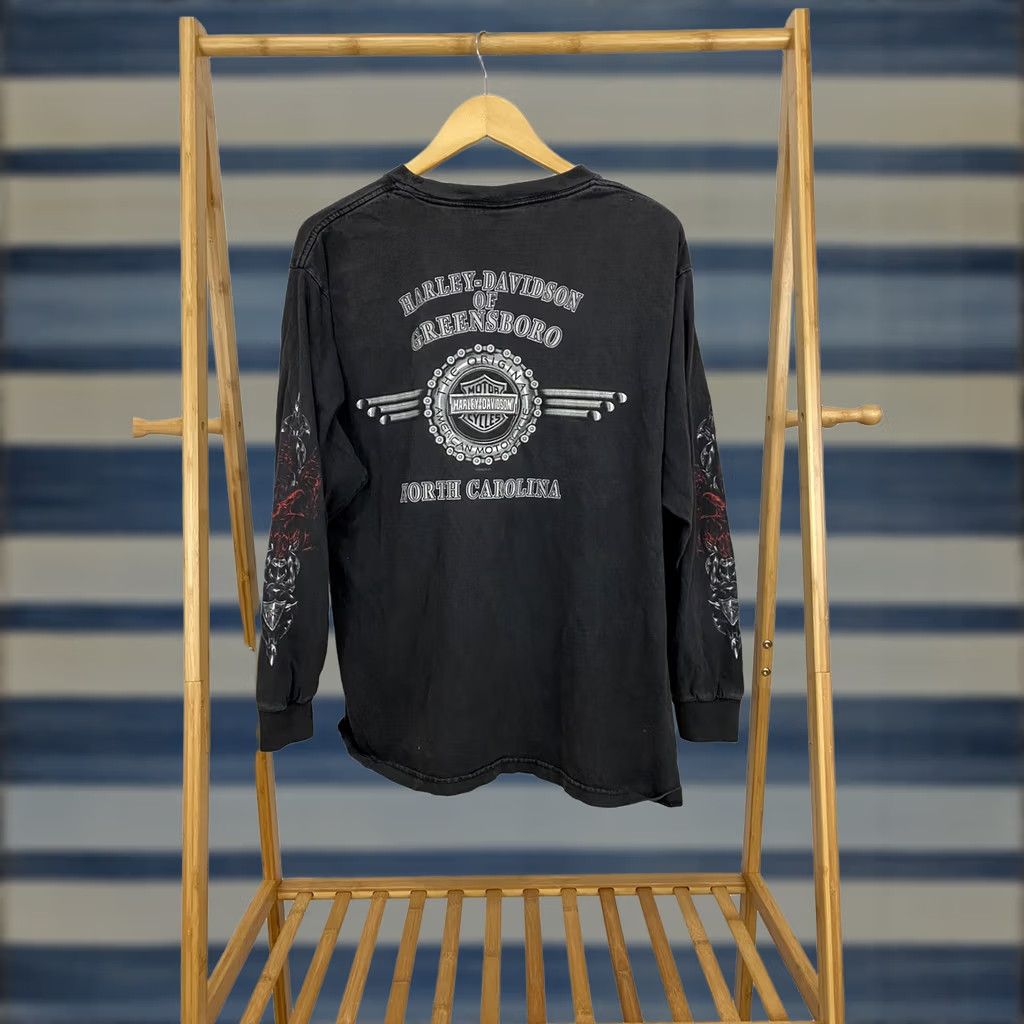 Harley Davidson VTG Harley-Davidson Gothic Flame Sword Shield Long Sleeve T-Shirt Black XL Mens Size US XL / EU 56 / 4 - 1 Thumbnail