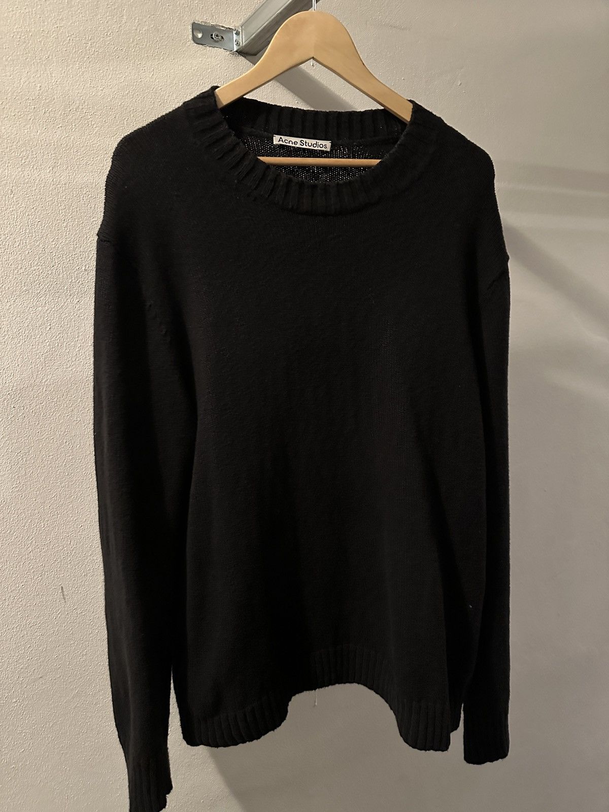 Acne Studios Black knit sweater Size US XL / EU 56 / 4 - 1 Thumbnail
