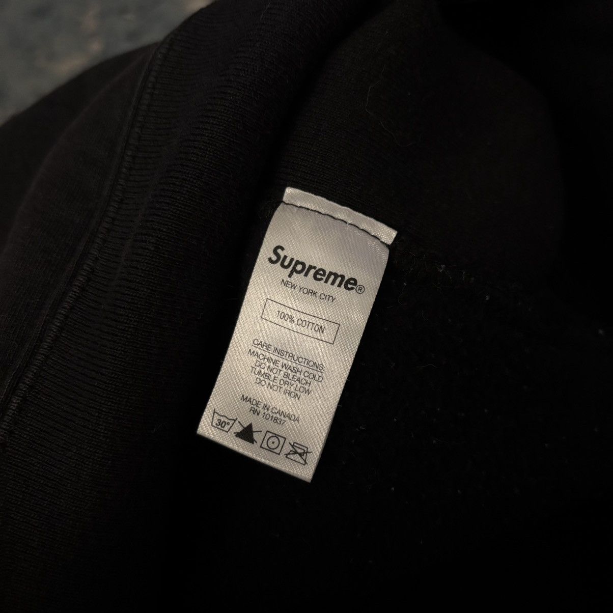 Supreme Supreme FW17 Split Old English Pullover Hoodie Size Large Size US L / EU 52-54 / 3 - 5 Thumbnail