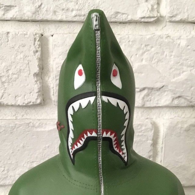 Bape × Nigo 2009 BAPE Teriyaki Alien Shark Hoodie Figure APE NIGO Size ONE SIZE - 5 Thumbnail