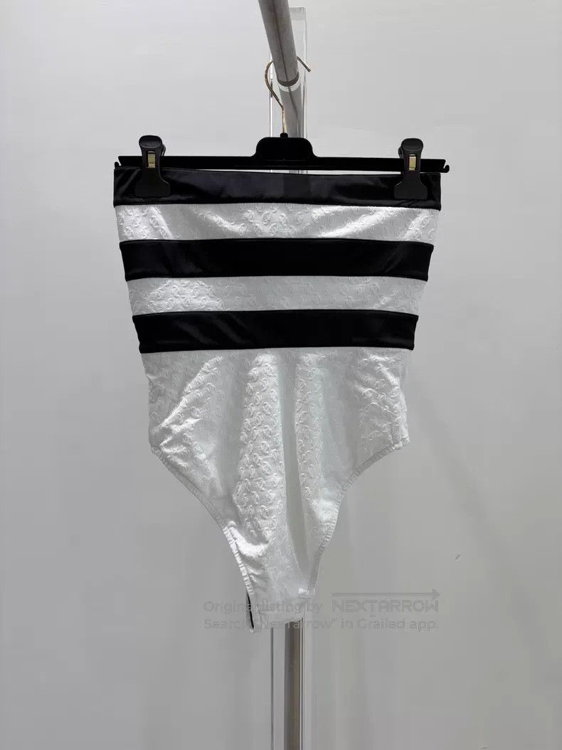 Chanel Chanel Black and white striped bow cc dark pattern one-pie Size 24" / US 00 / IT 34 - 2 Thumbnail