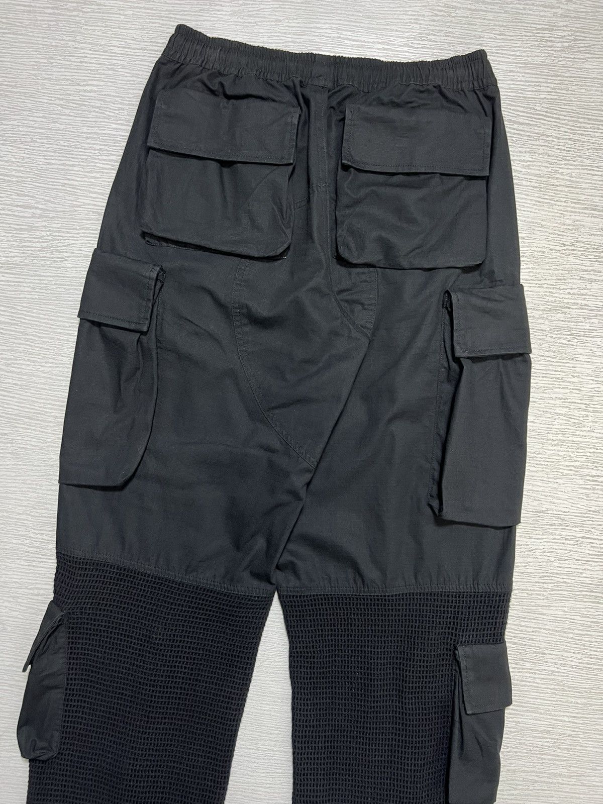 Givenchy Givenchy - Mesh Panel Multi-Pocket Cargo Pants Size US 30 / EU 46 - 9 Thumbnail