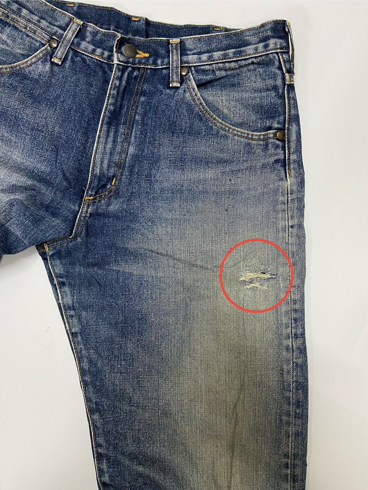 Wrangler VINTAGE WRANGLER BLUE BELLS DISTRESSED JEANS Size US 31 - 4 Thumbnail