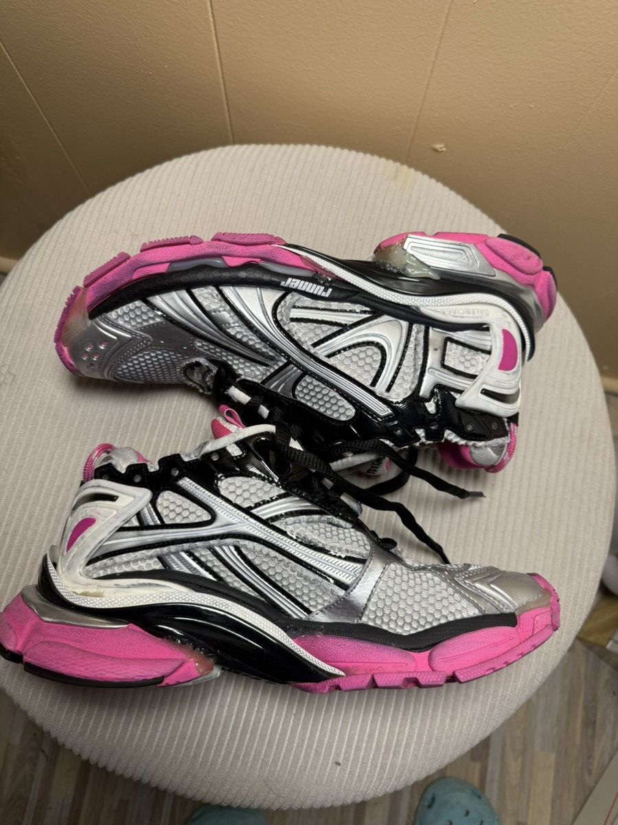 Balenciaga Balenciaga Runner Sneaker Silver Size US 10 / IT 40 - 2 Thumbnail