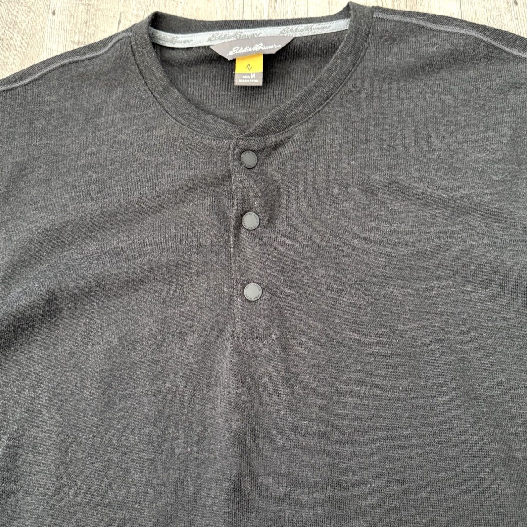 Eddie Bauer Eddie Bauer TRAVEX Henley T-Shirt Mens Medium Gray Long Sleeve Tee Snap Button Outdoor Size US M / EU 48-50 / 2 - 3 Thumbnail