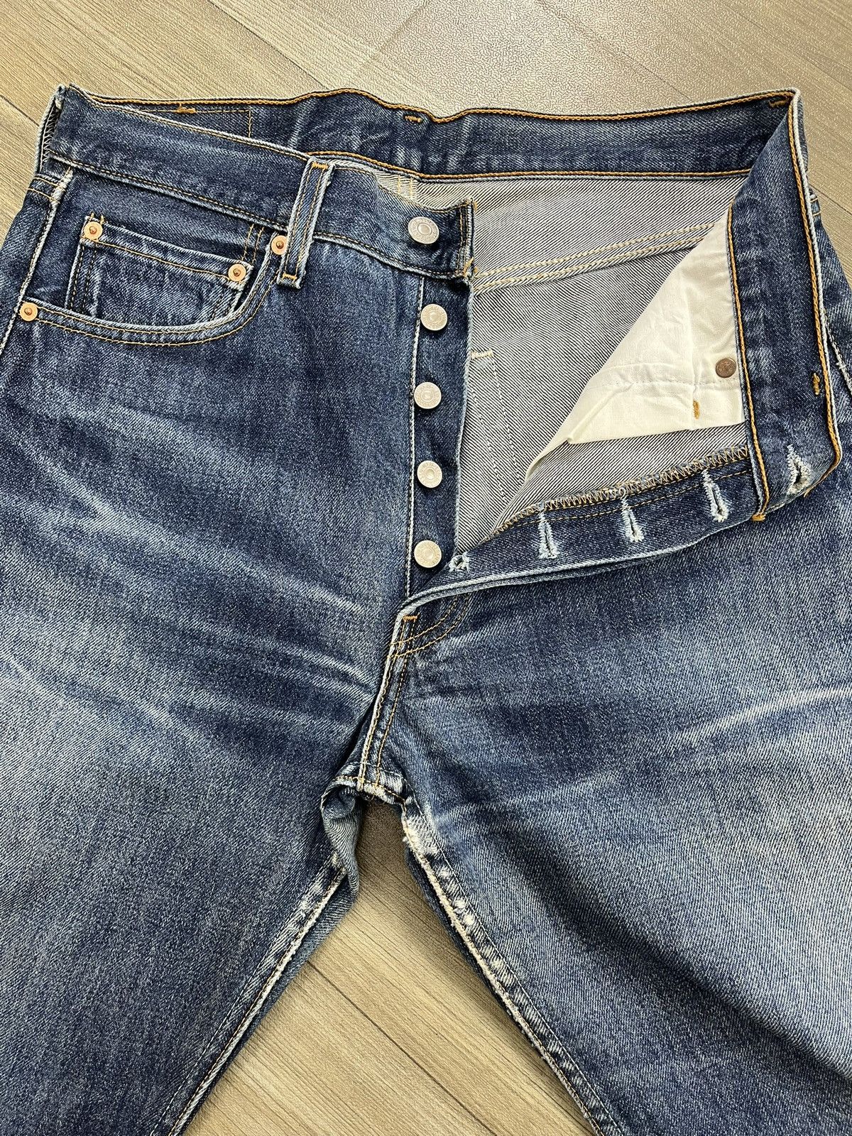 Levi's Vintage Clothing 🇺🇸1990s Vintage Levis 501XX 33x36 Straight Leg Faded Jeans Size US 33 - 11 Thumbnail