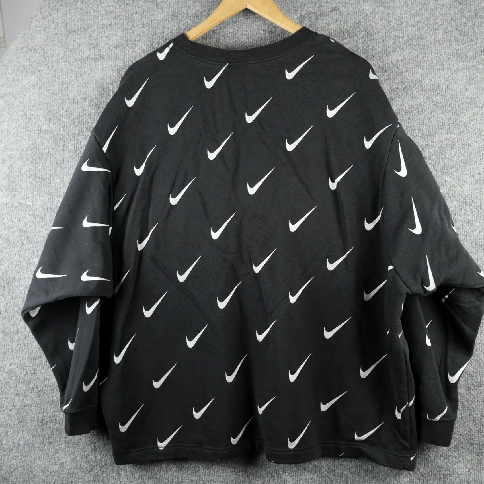Nike Nike Sweatshirt Mens XL Black Swoosh Print Crewneck Pullover Fleece CJ5020-010 Size US XL / EU 56 / 4 - 4 Thumbnail
