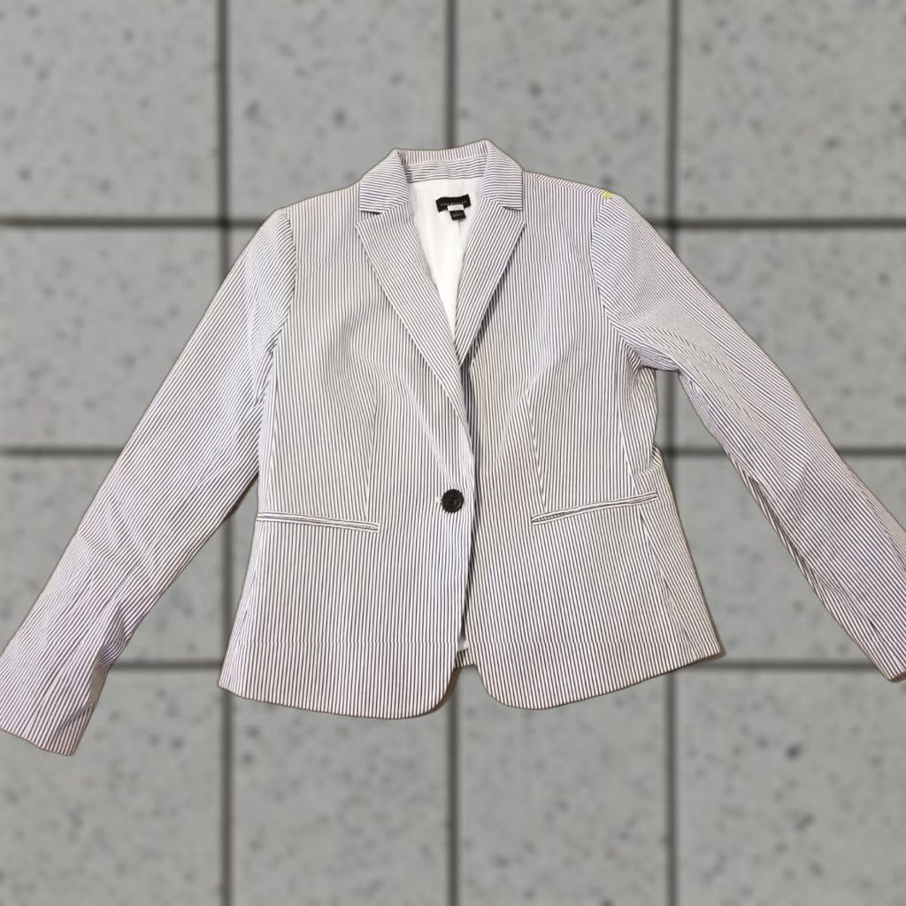 Ann Taylor Womens Ann Taylor Jacket Blazer 2 Blue Jacket Blazer Womens Regular Lined Notch Lapel Dressy Classic Business Casual Cotton Solid Short Sleeve? Size XS / US 0-2 / IT 36-38 - 1 Thumbnail